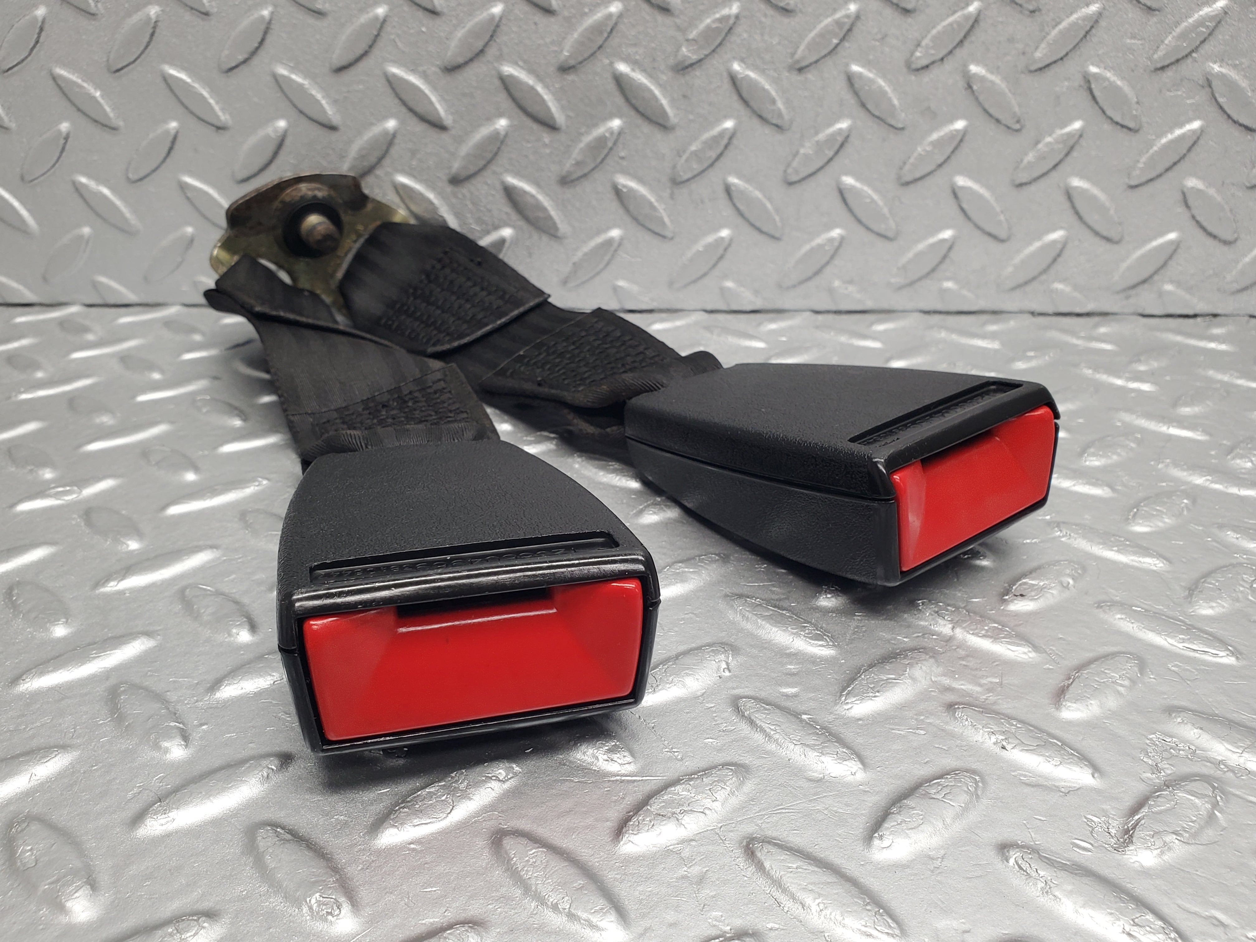 46388 Mercedes-Benz C123 280CE Coupe Rear Seat Belt Set With Buckles 1238604969 1238607885 1238607185