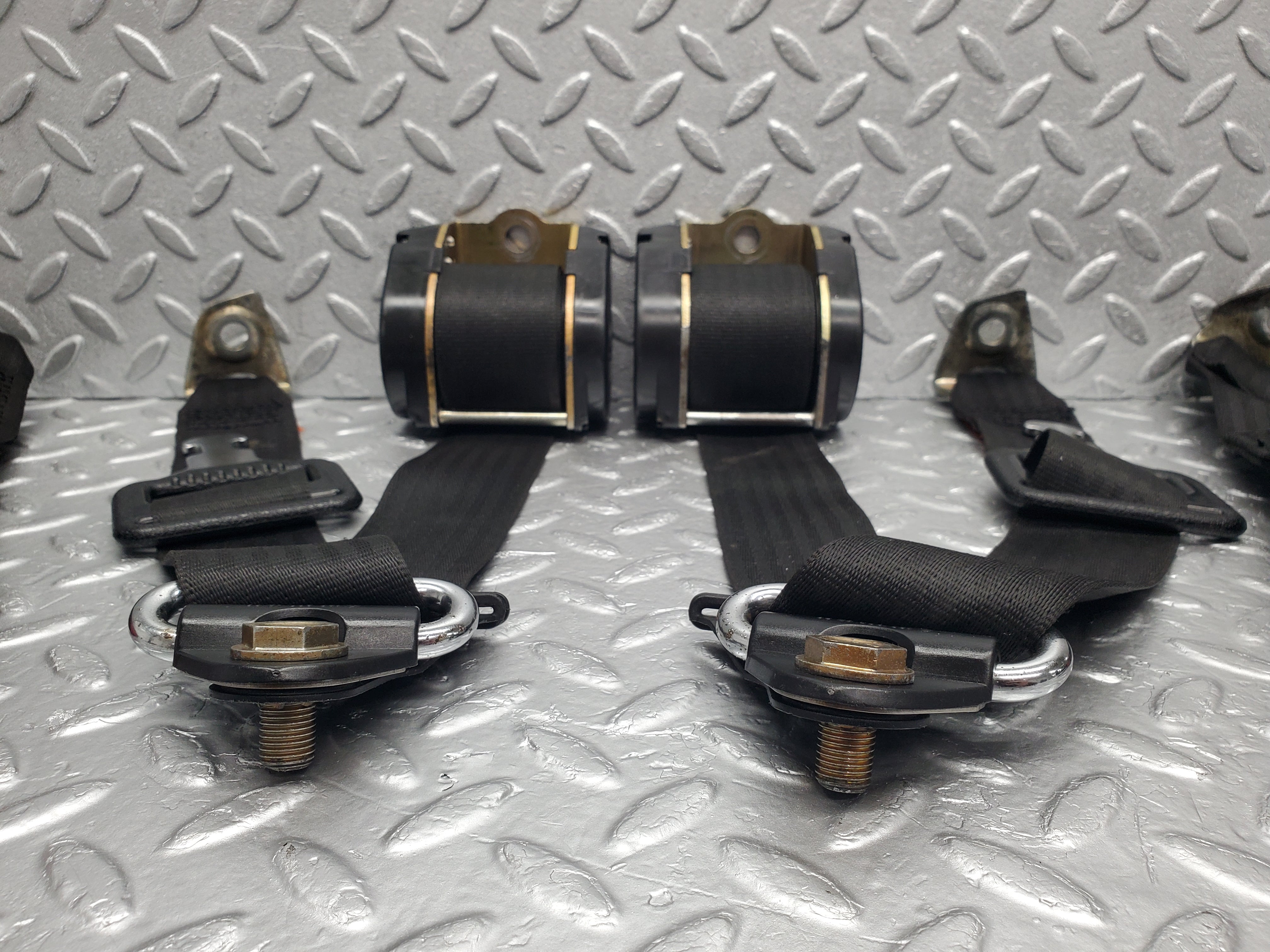 46388 Mercedes-Benz C123 280CE Coupe Rear Seat Belt Set With Buckles 1238604969 1238607885 1238607185