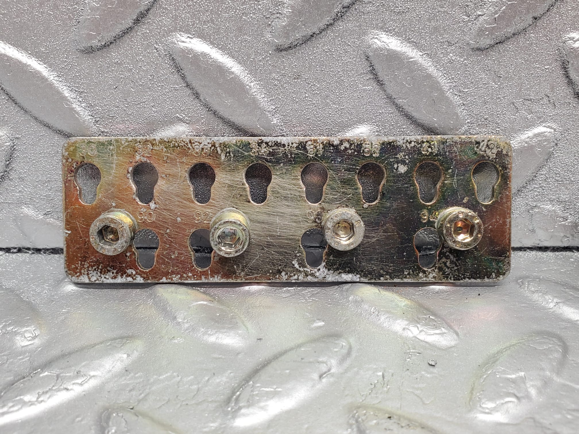 48157 Mercedes-Benz R230 350SL Coupe Hydraulic Pump Pipe Holder