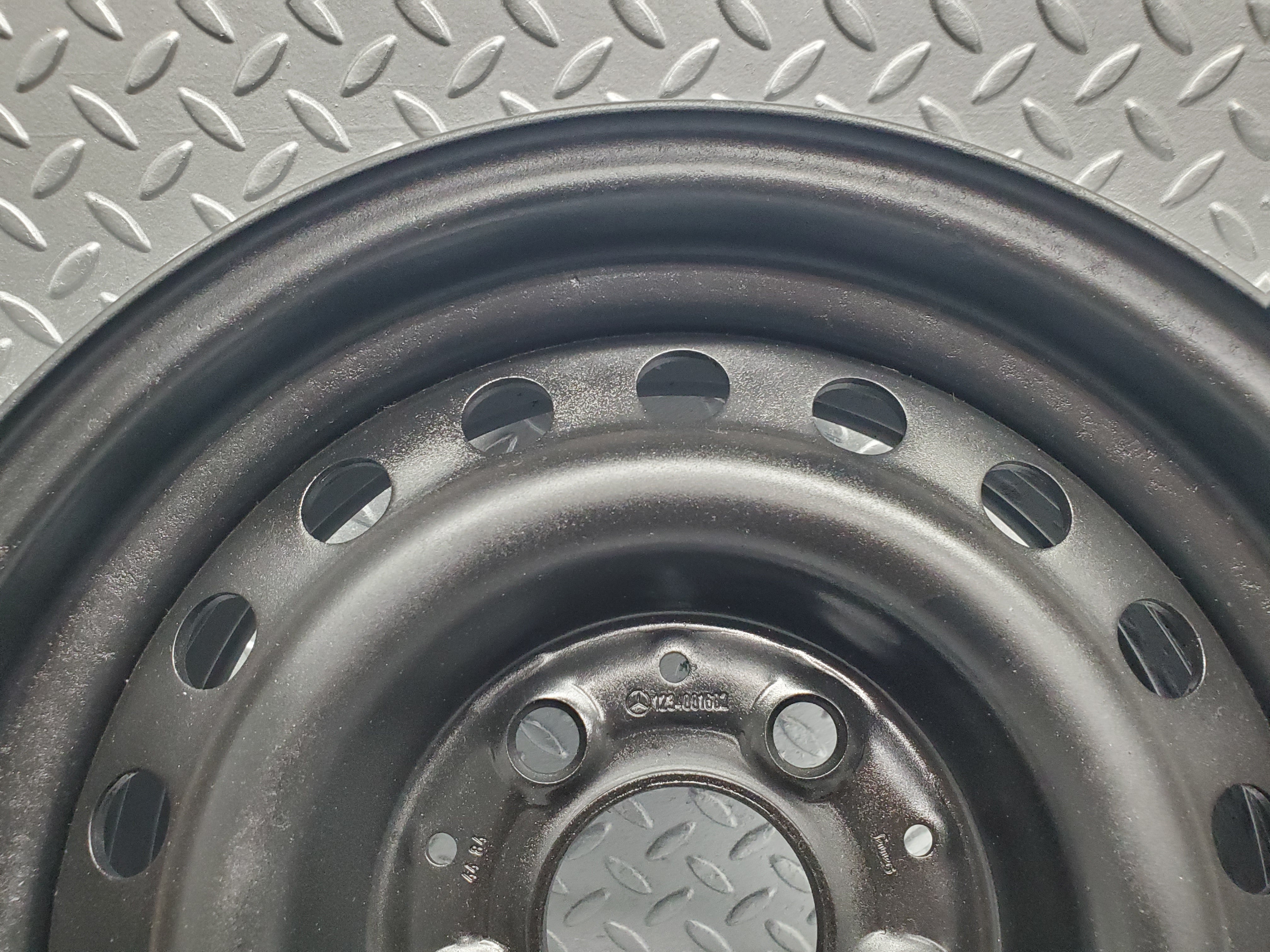 48905 Mercedes-Benz Steel Wheel Set 6Jx14H2 ET30 1234001602