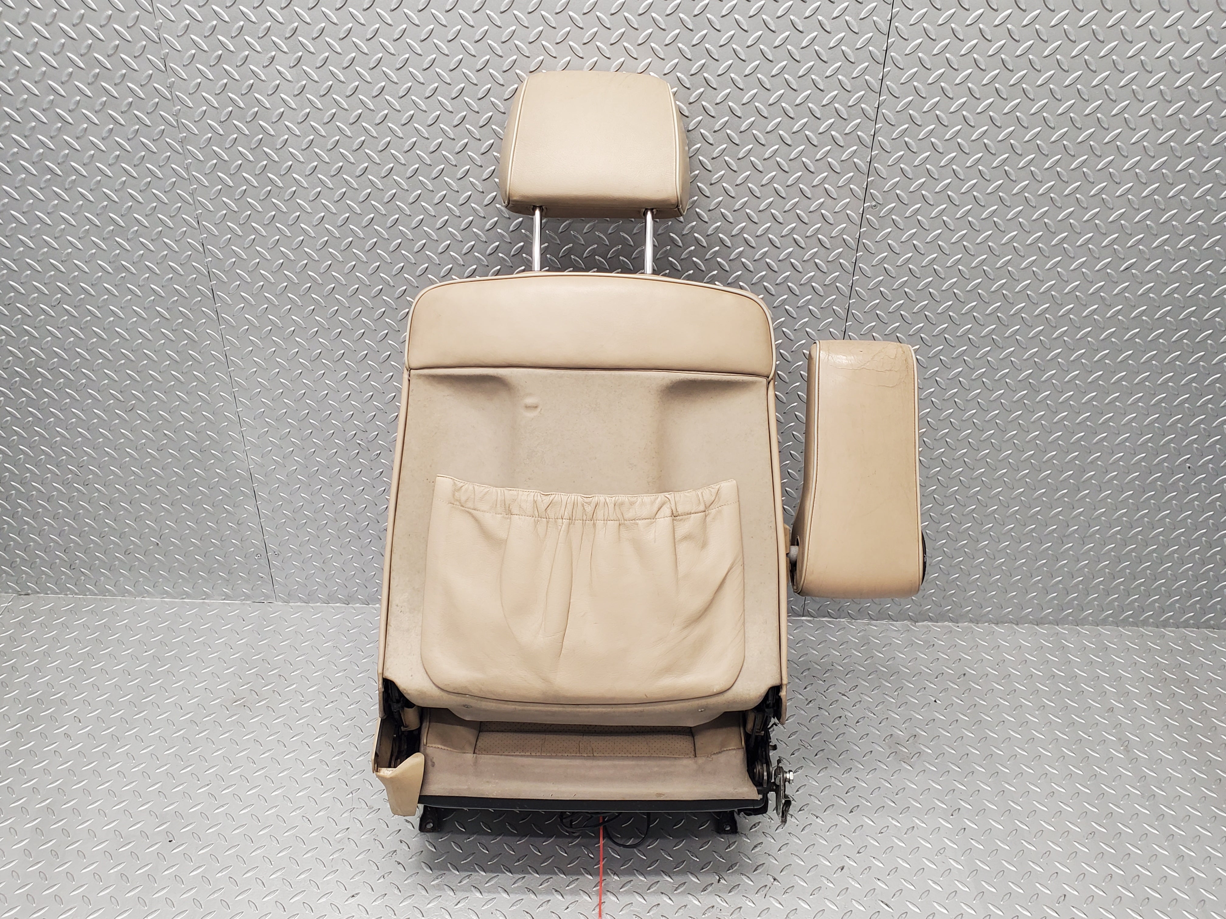 49429 Mercedes-Benz A124 320E Cabriolet Front Left Seat Leather Beige