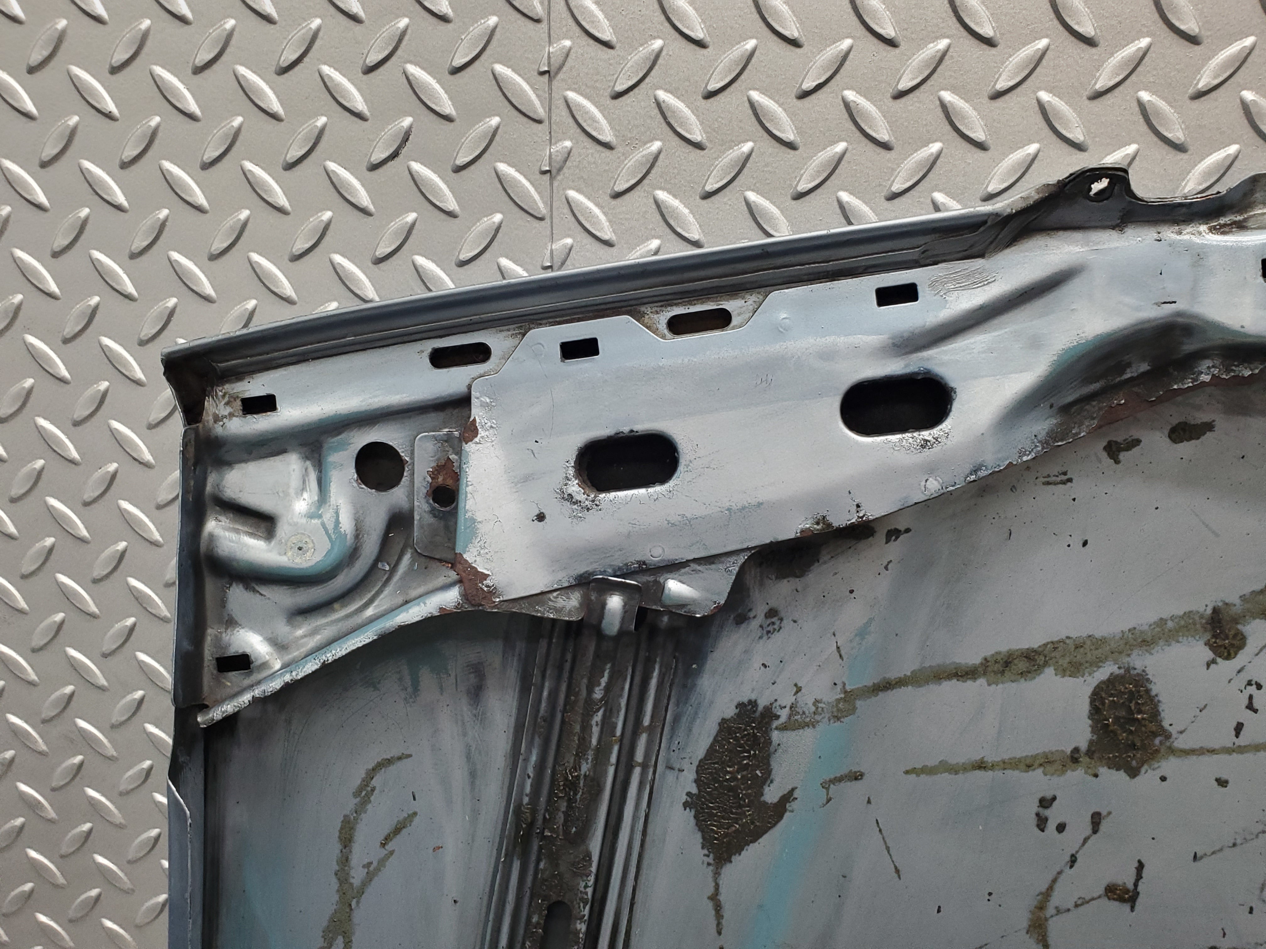 49457 Mercedes-Benz W124 Bonnet