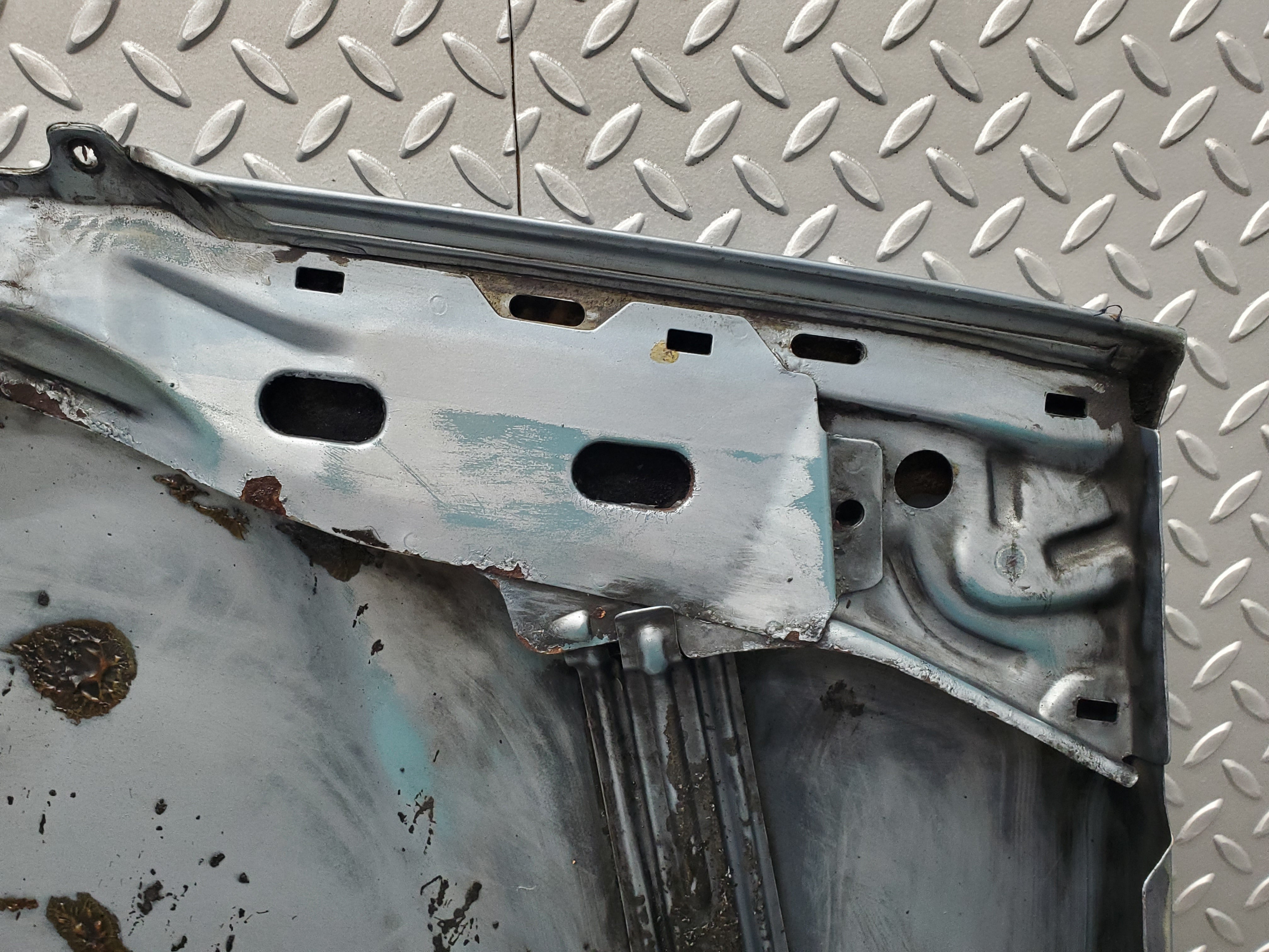 49457 Mercedes-Benz W124 Bonnet