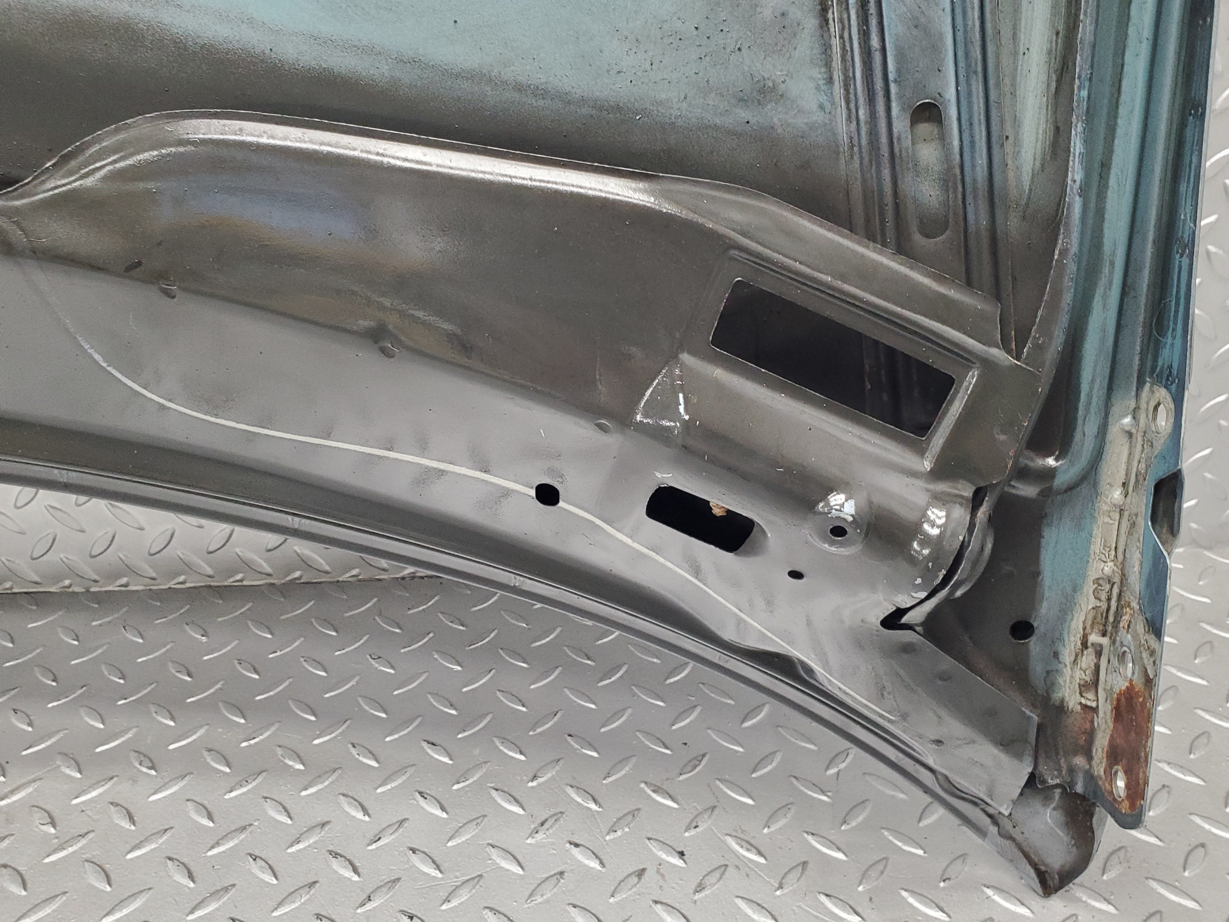 49457 Mercedes-Benz W124 Bonnet