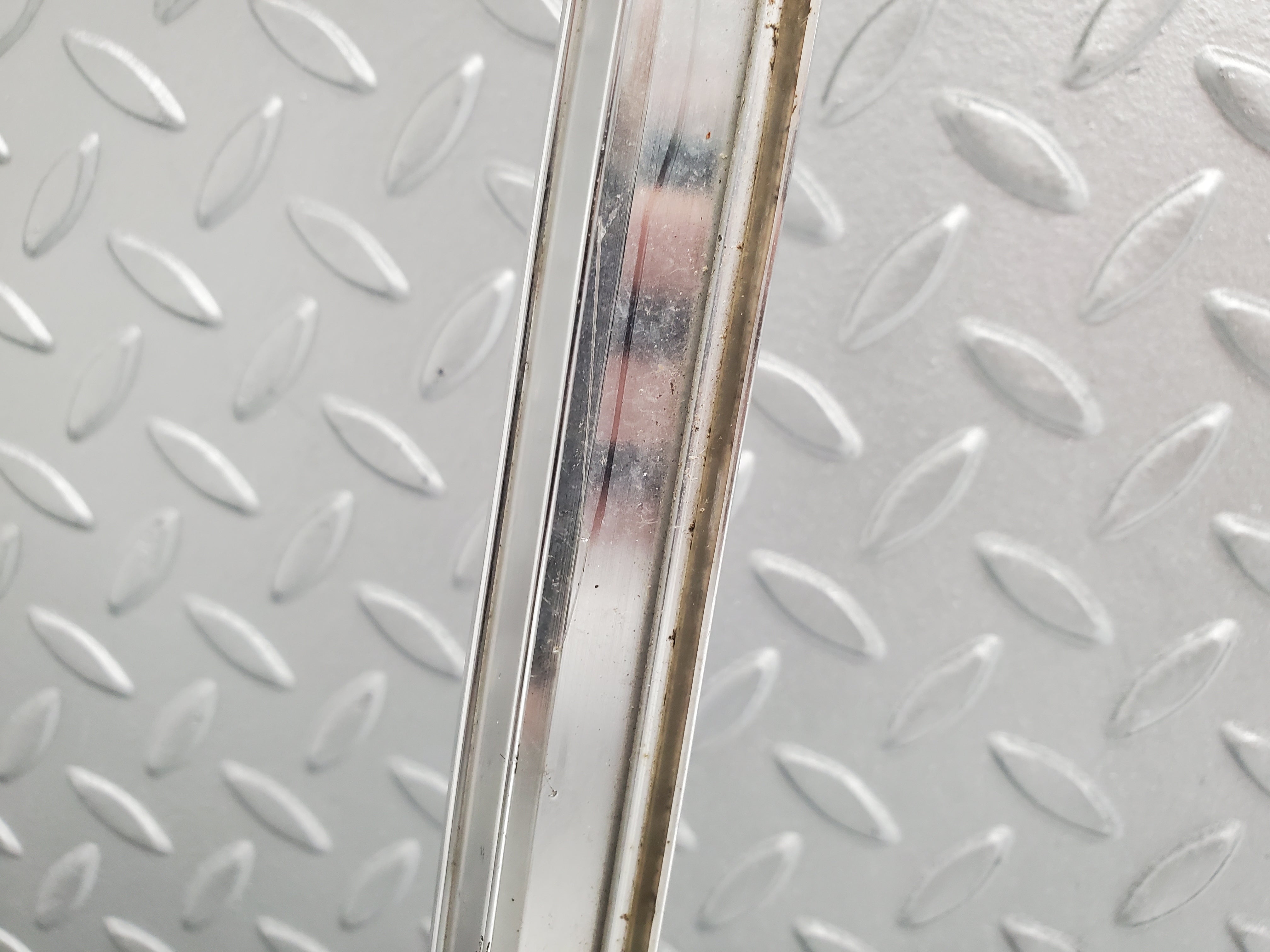 49913 Mercedes-Benz R107 380SL Front Windscreen Chrome Frame