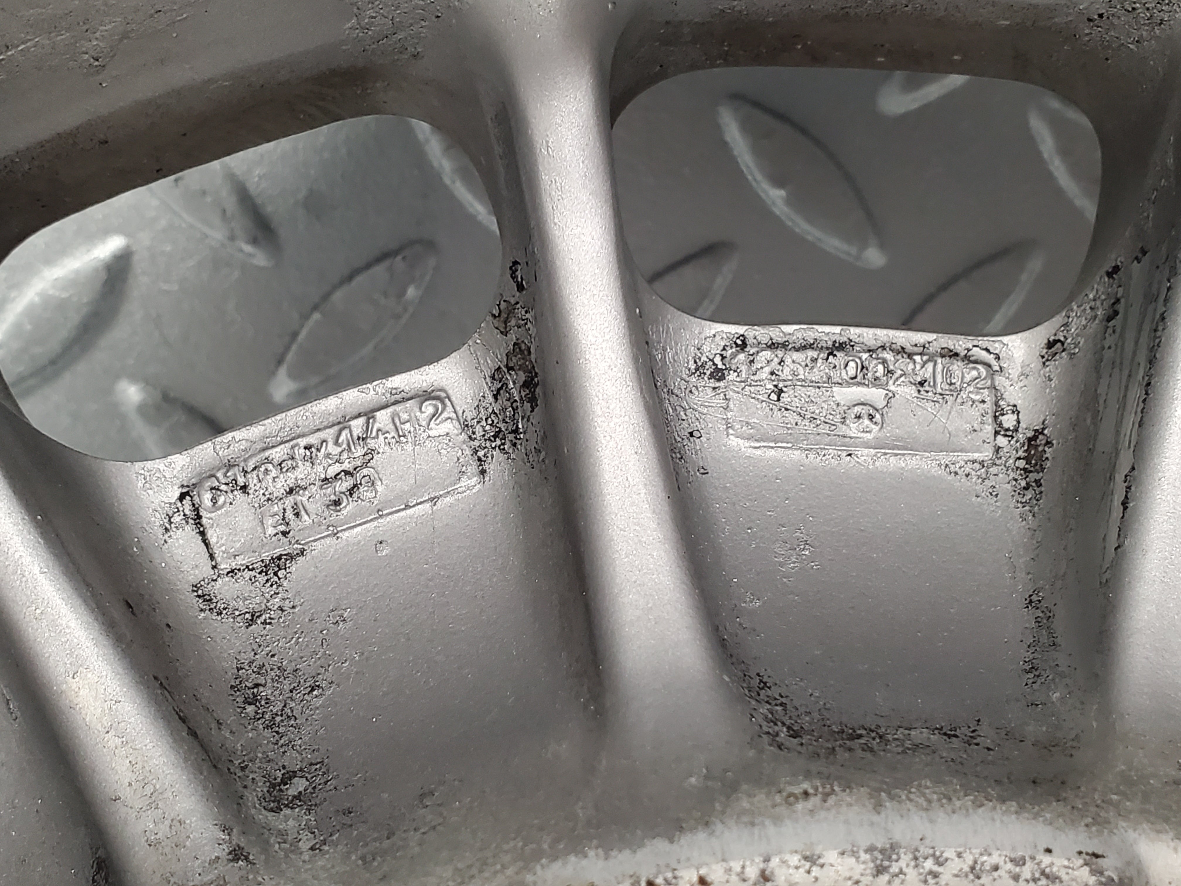 49976 Mercedes-Benz R107 380SL Alloy Wheel Set Mexican Hat 6.5Jx14H2 ET30 1264002102