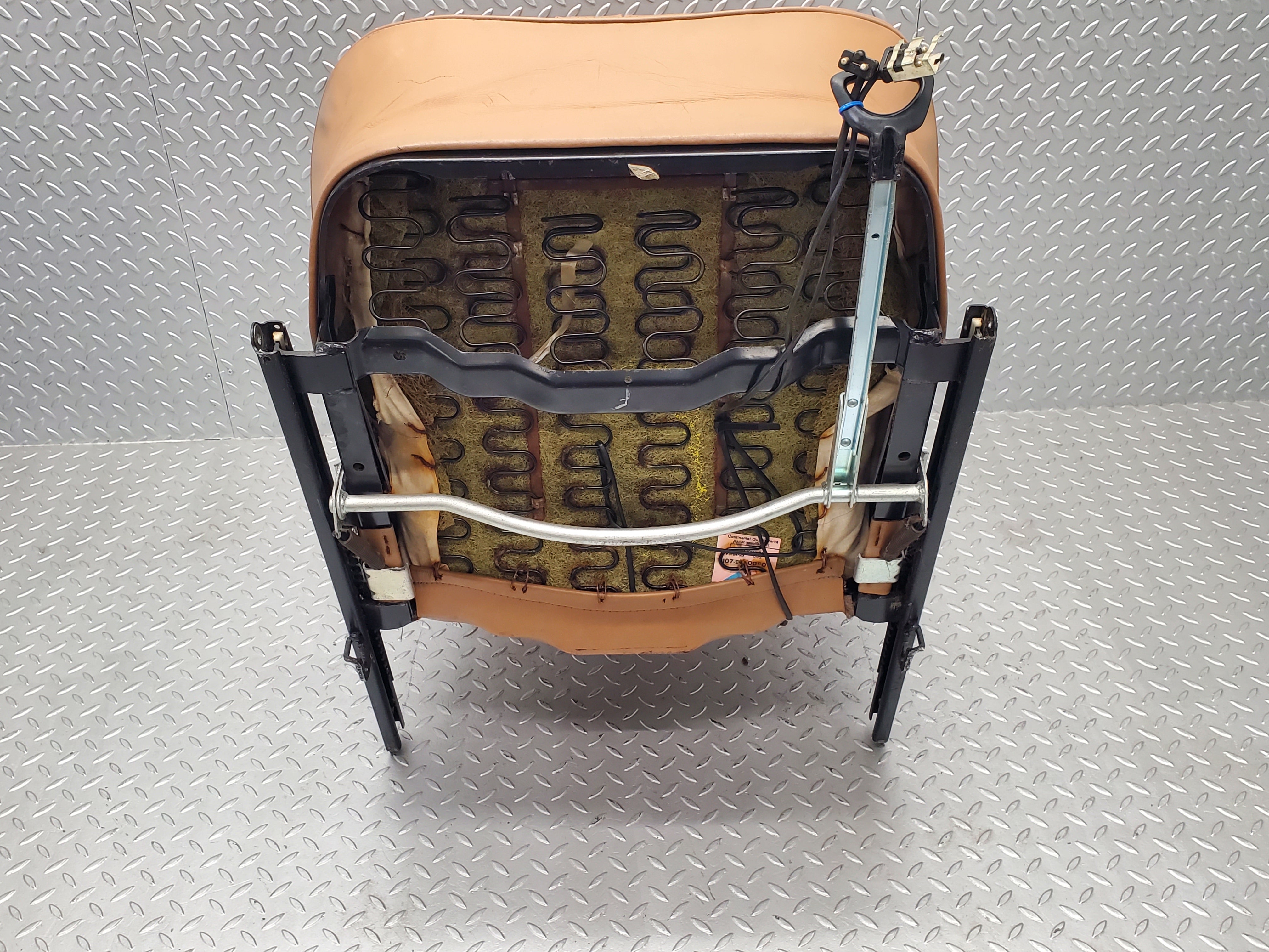 50053 Mercedes-Benz R107 380SL Front Right Driver Heated Seat Palomino 1079100050