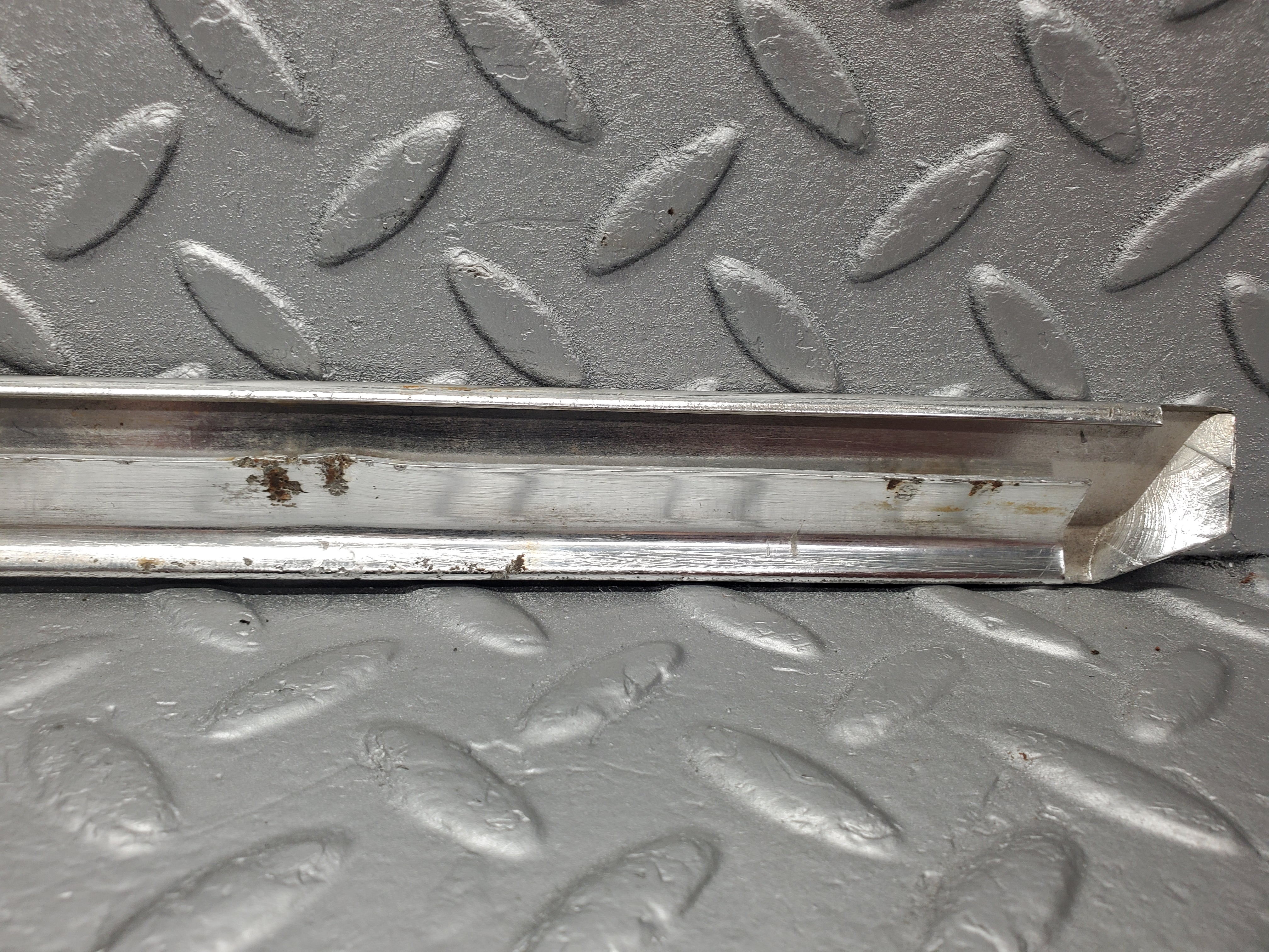 50175 Mercedes-Benz R107 SL Right Door Chrome Trim