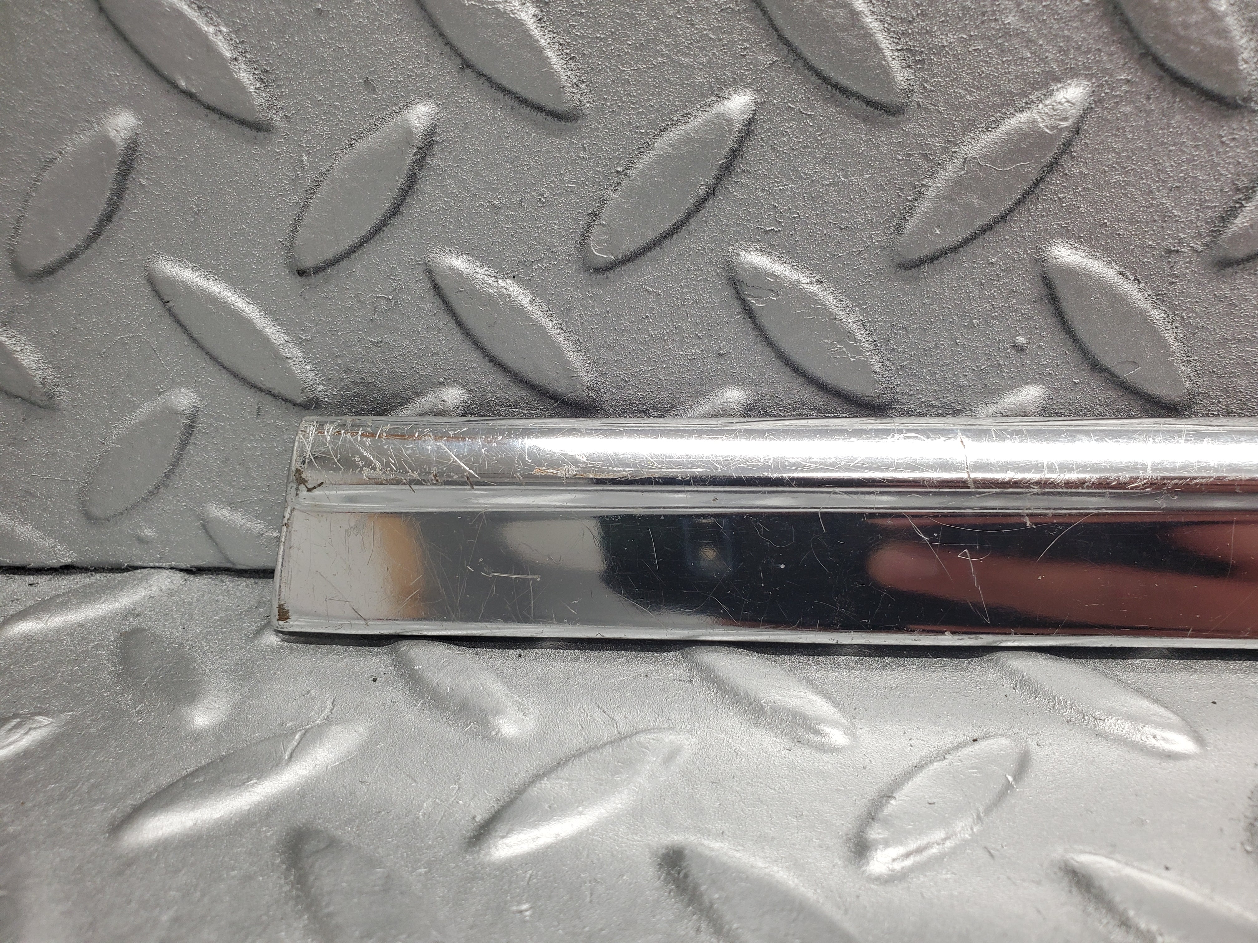 50175 Mercedes-Benz R107 SL Right Door Chrome Trim