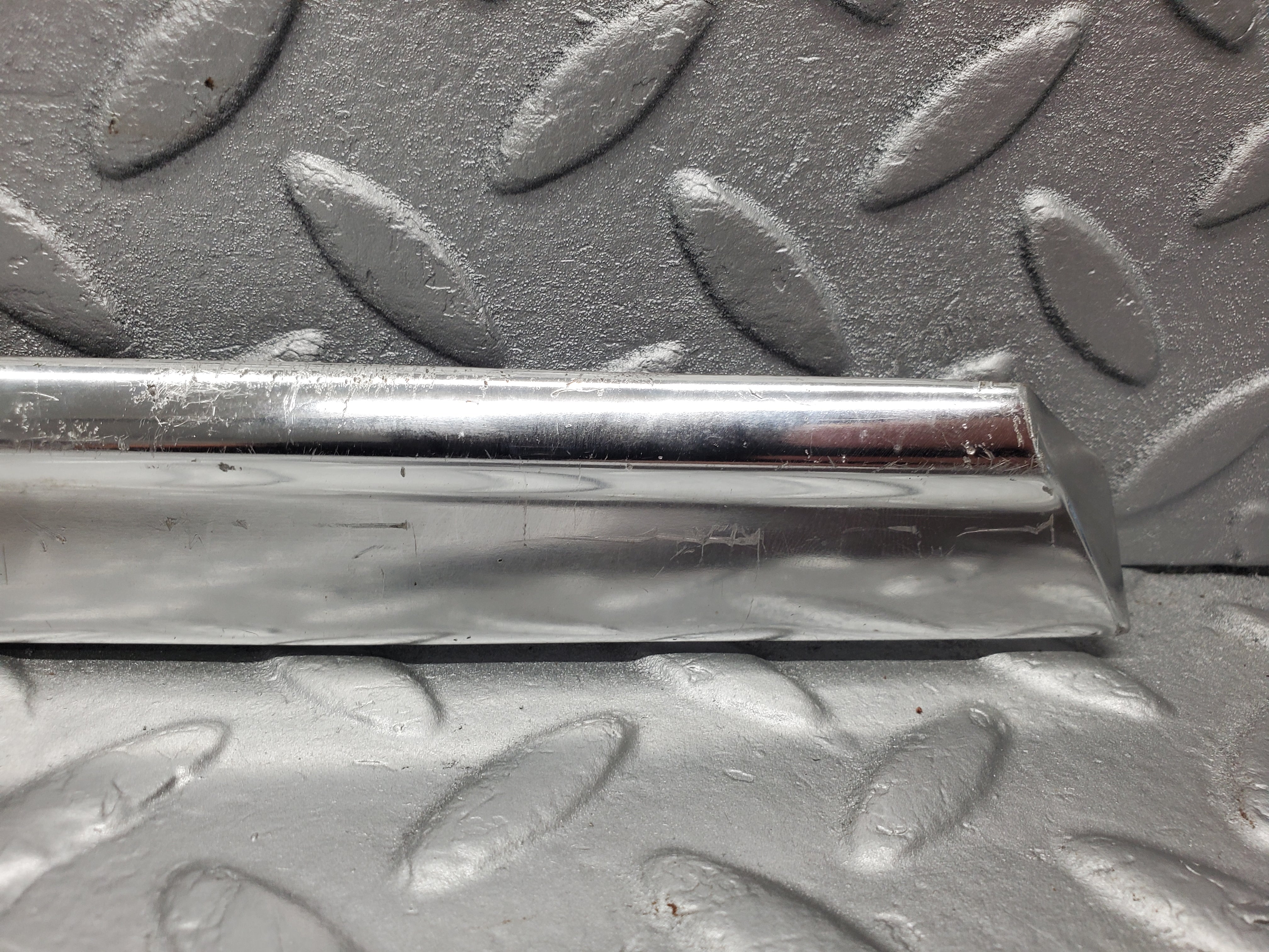 50175 Mercedes-Benz R107 SL Right Door Chrome Trim