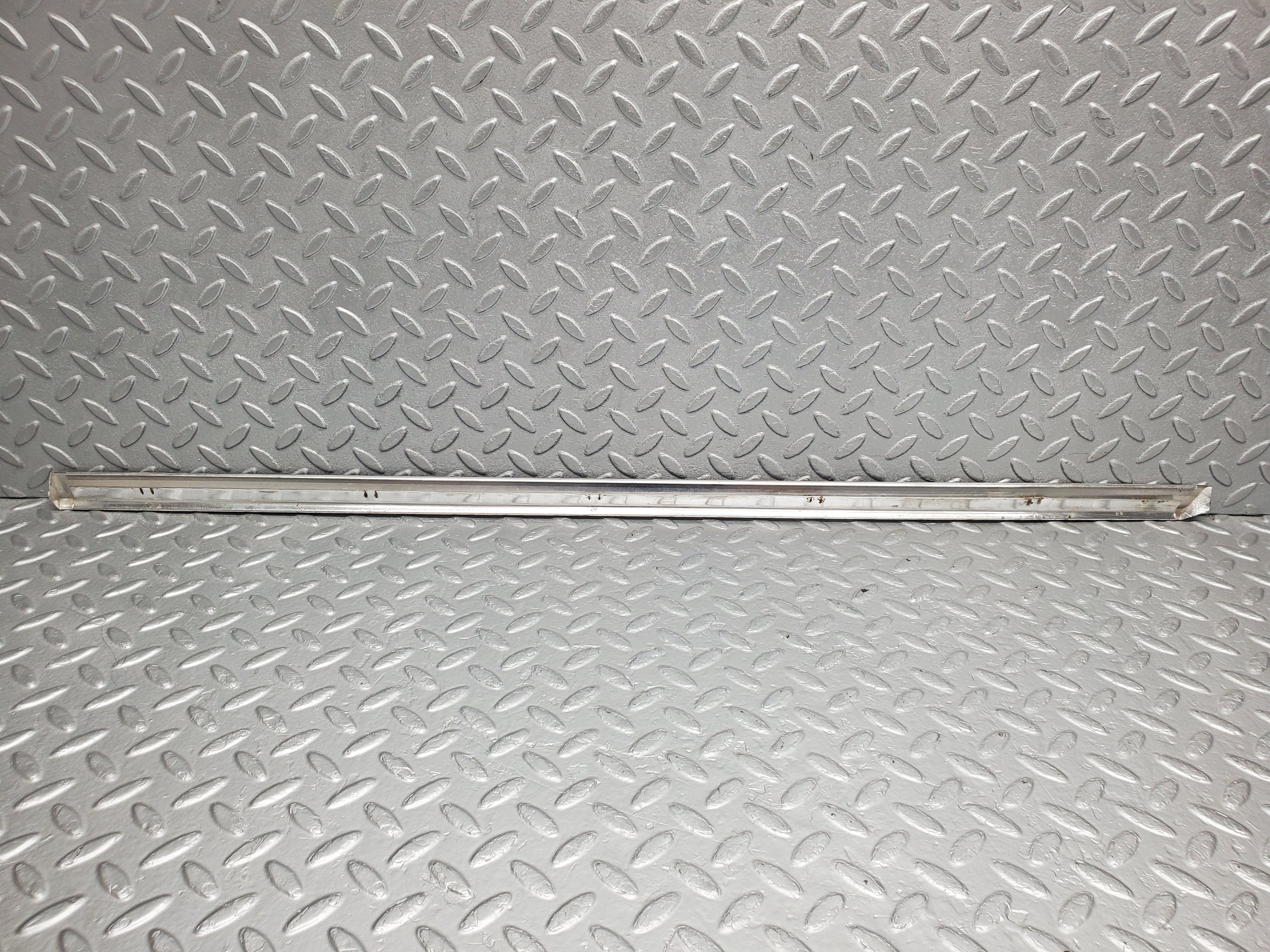 50175 Mercedes-Benz R107 SL Right Door Chrome Trim