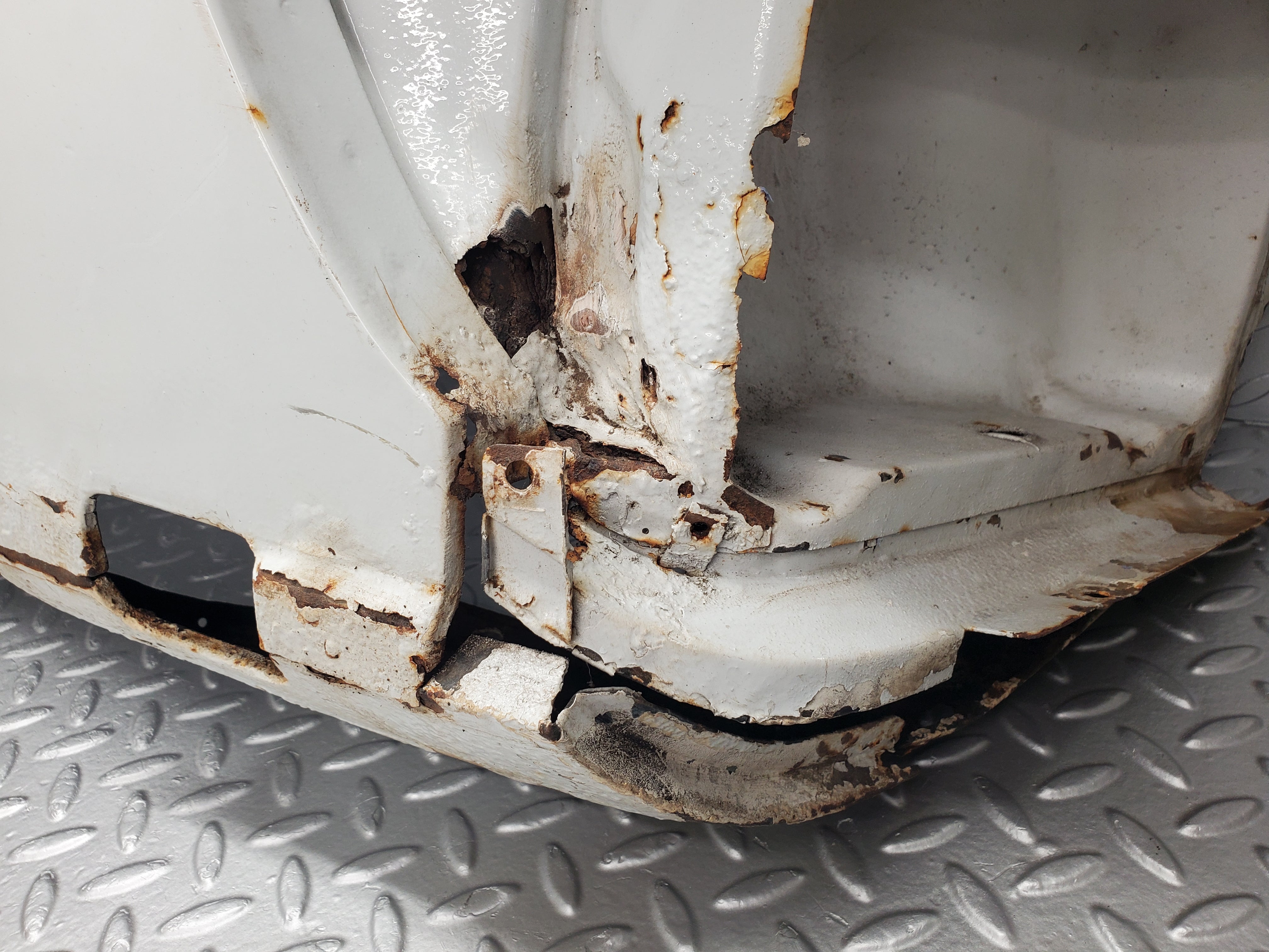 50184 Mercedes-Benz R107 SL Front Right Wing Fender