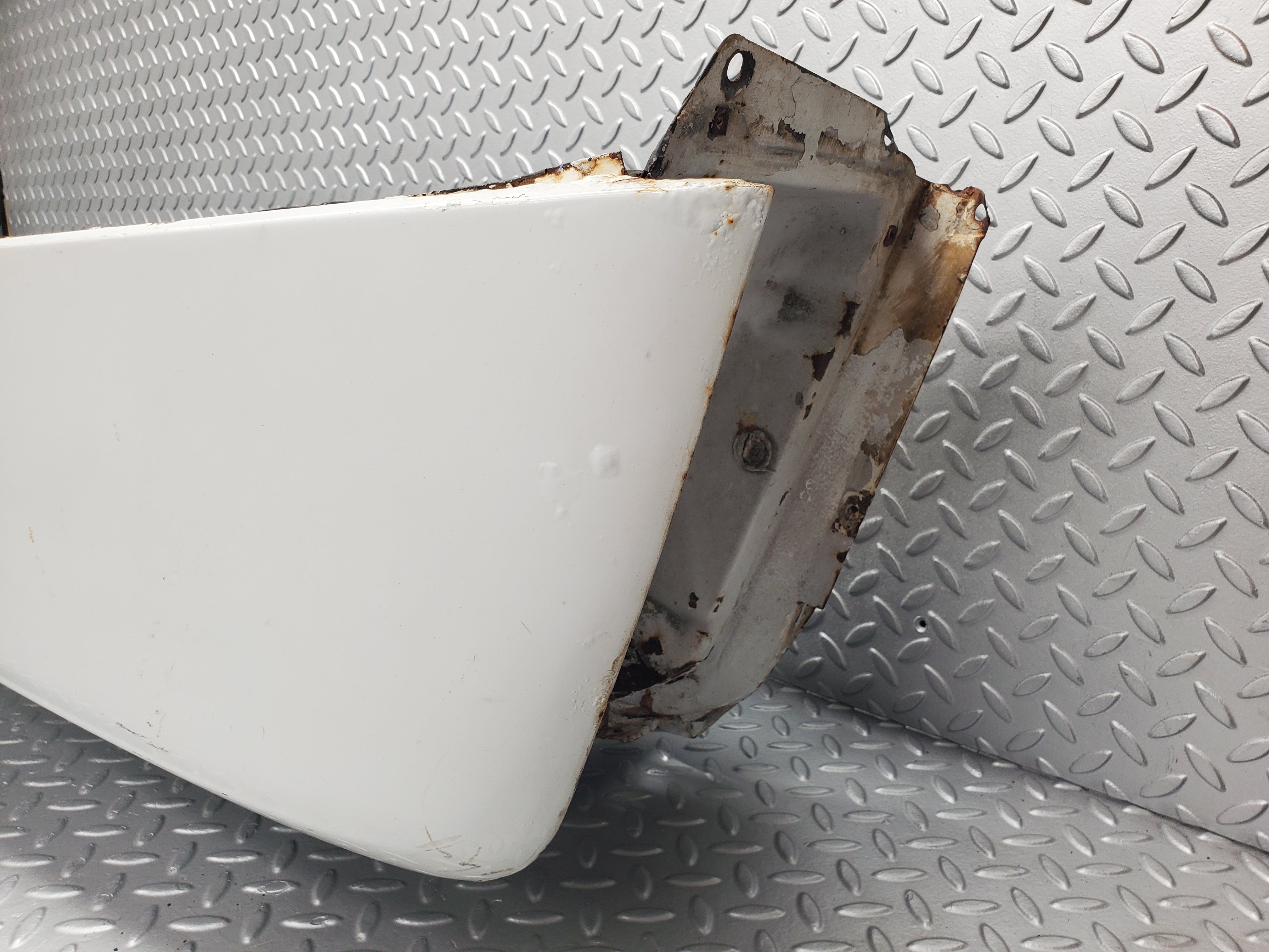 50184 Mercedes-Benz R107 SL Front Right Wing Fender