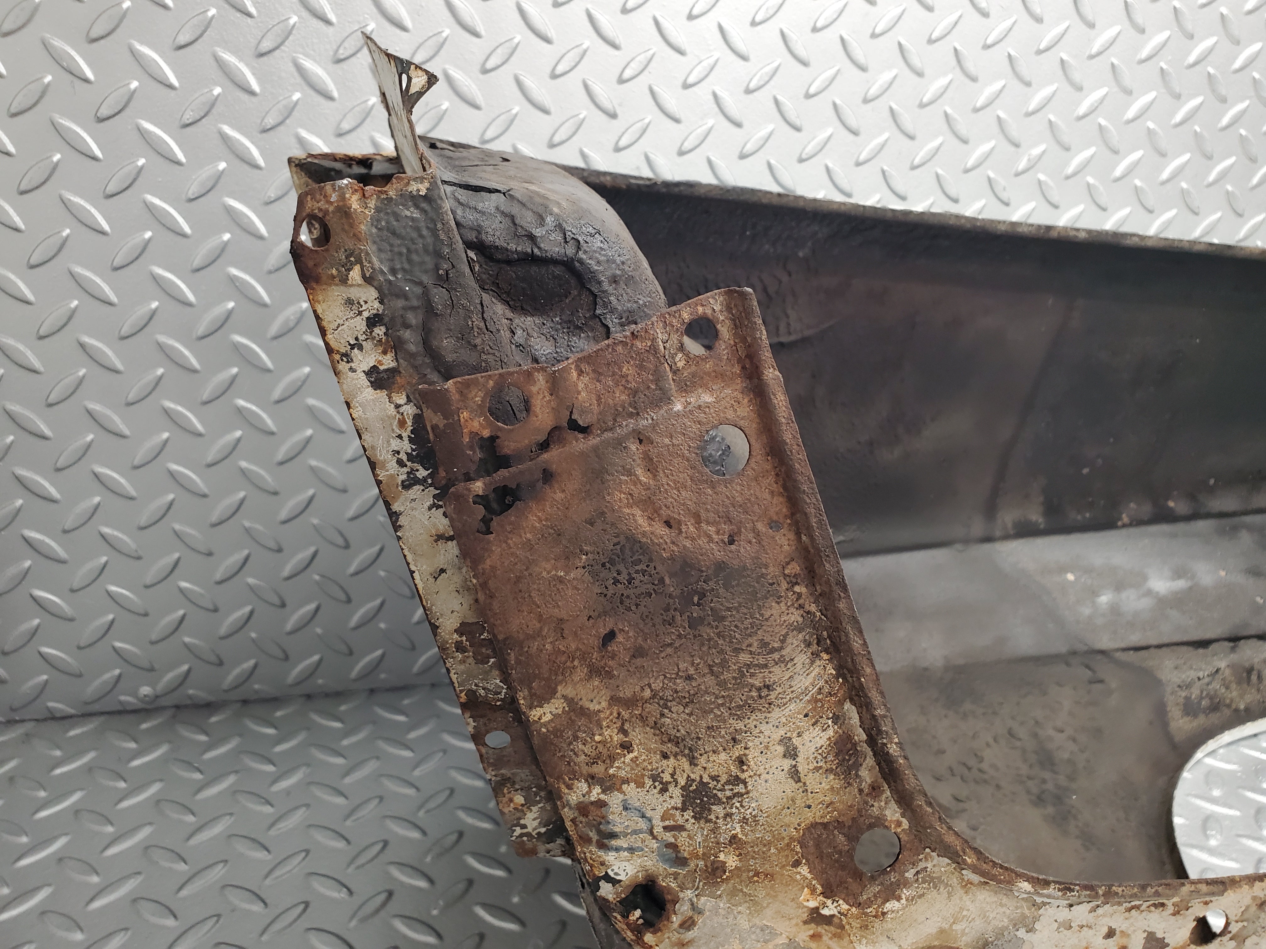 50184 Mercedes-Benz R107 SL Front Right Wing Fender