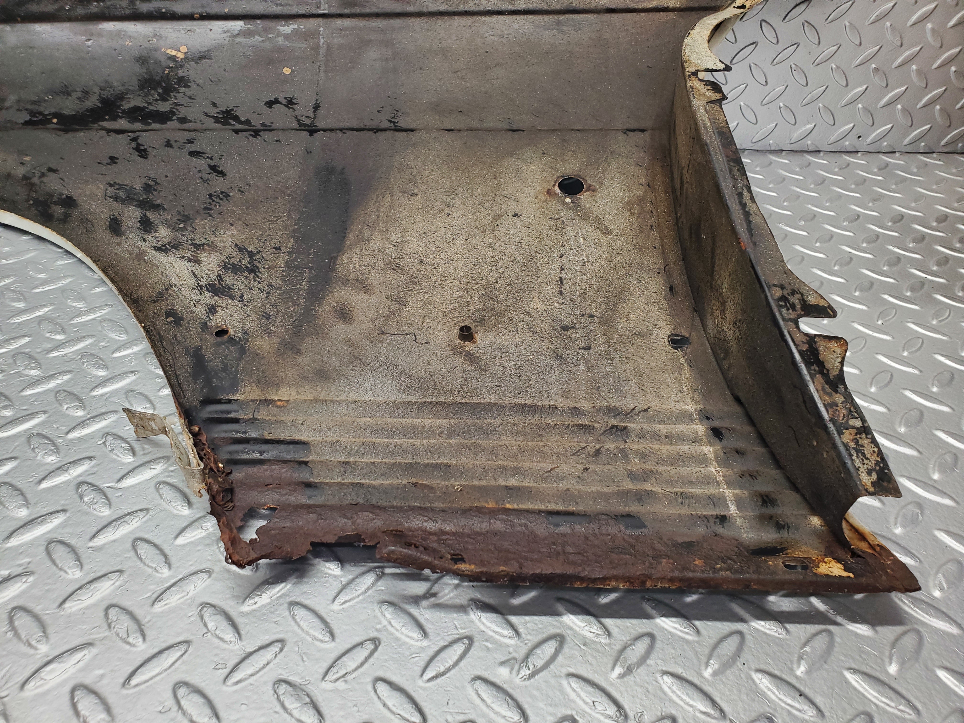 50184 Mercedes-Benz R107 SL Front Right Wing Fender