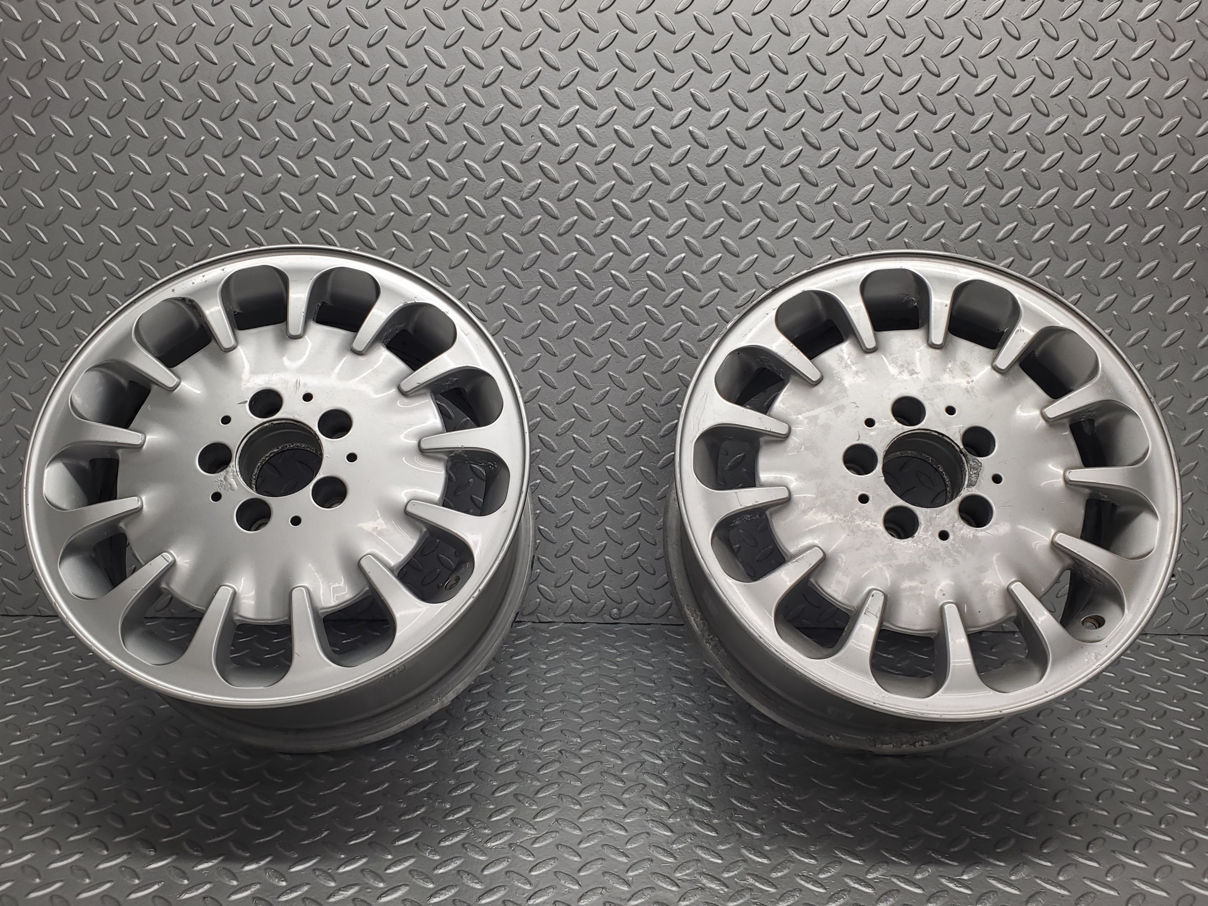 50187 Mercedes-Benz Alloy Wheel Set 7.5/2Jx16 H2 ET42 2114014402