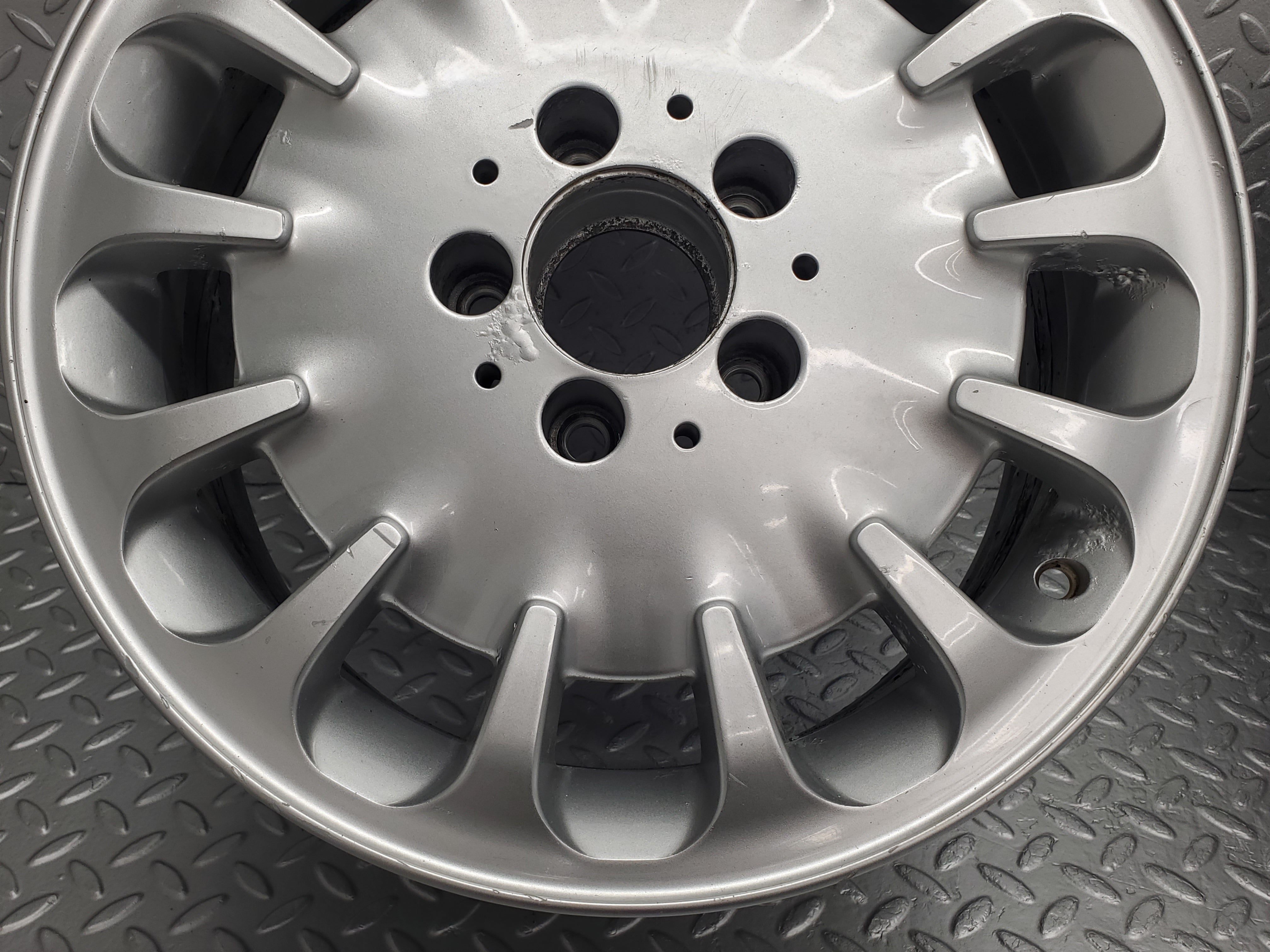 50187 Mercedes-Benz Alloy Wheel Set 7.5/2Jx16 H2 ET42 2114014402