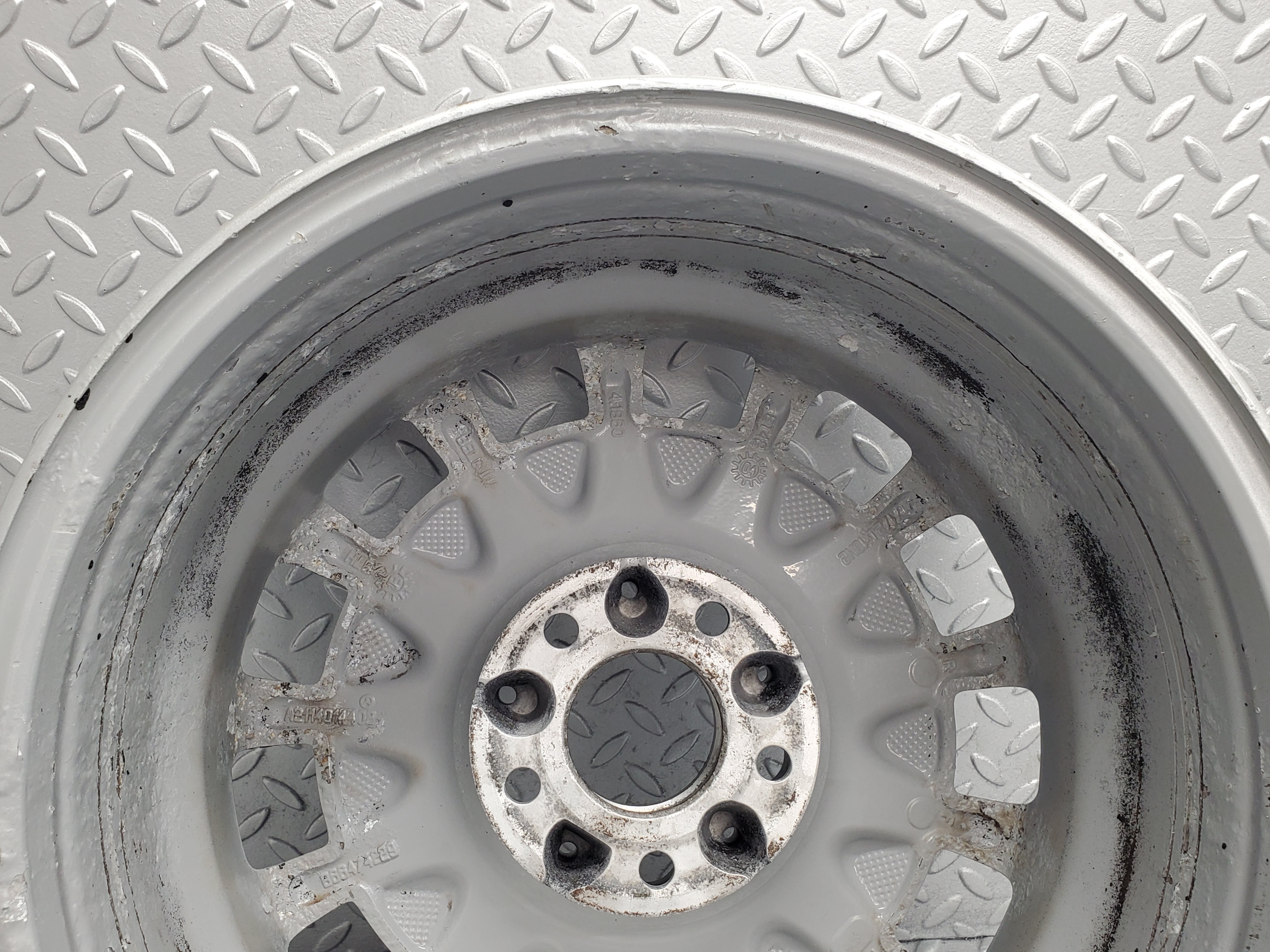 50187 Mercedes-Benz Alloy Wheel Set 7.5/2Jx16 H2 ET42 2114014402