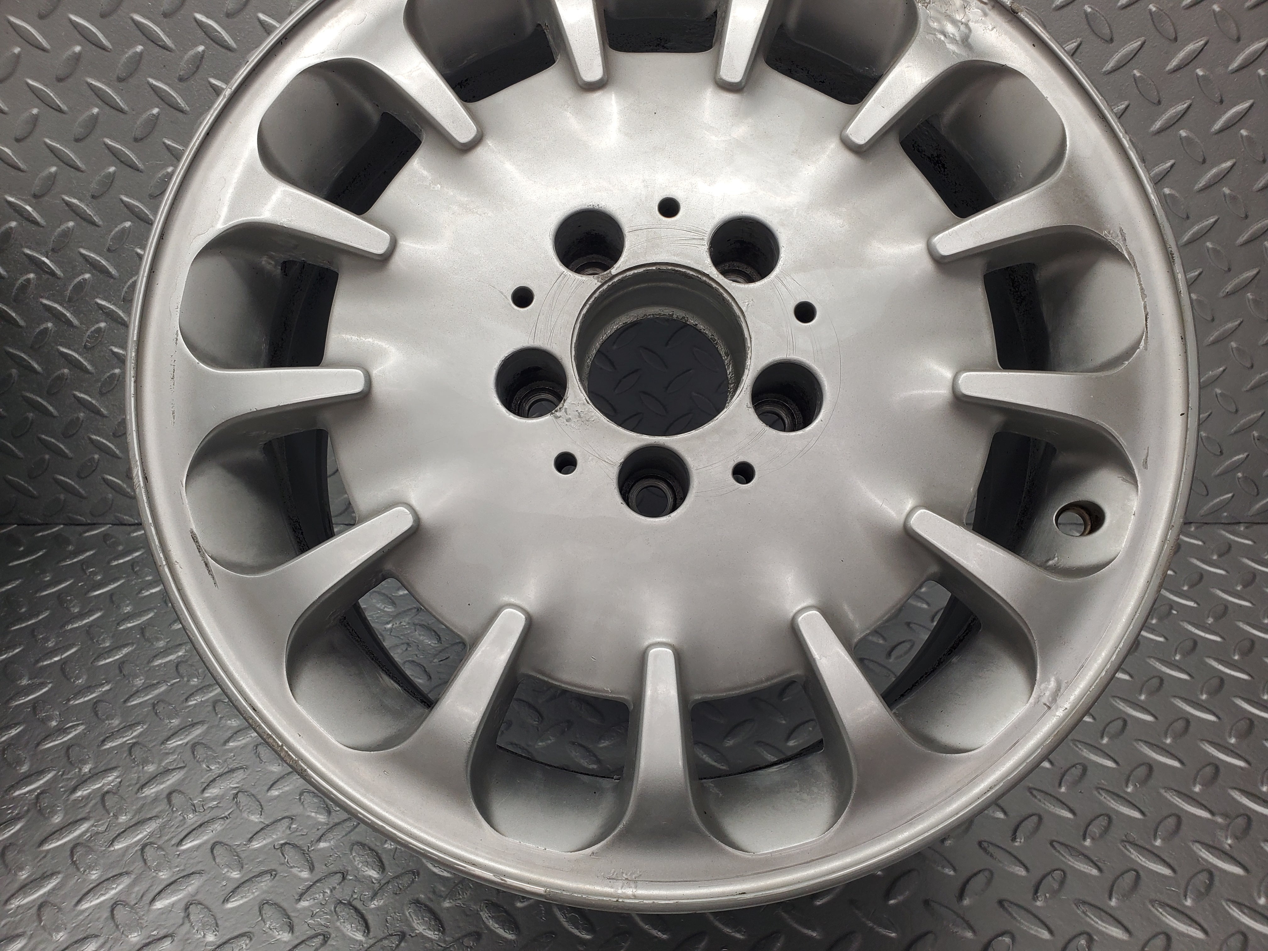 50187 Mercedes-Benz Alloy Wheel Set 7.5/2Jx16 H2 ET42 2114014402