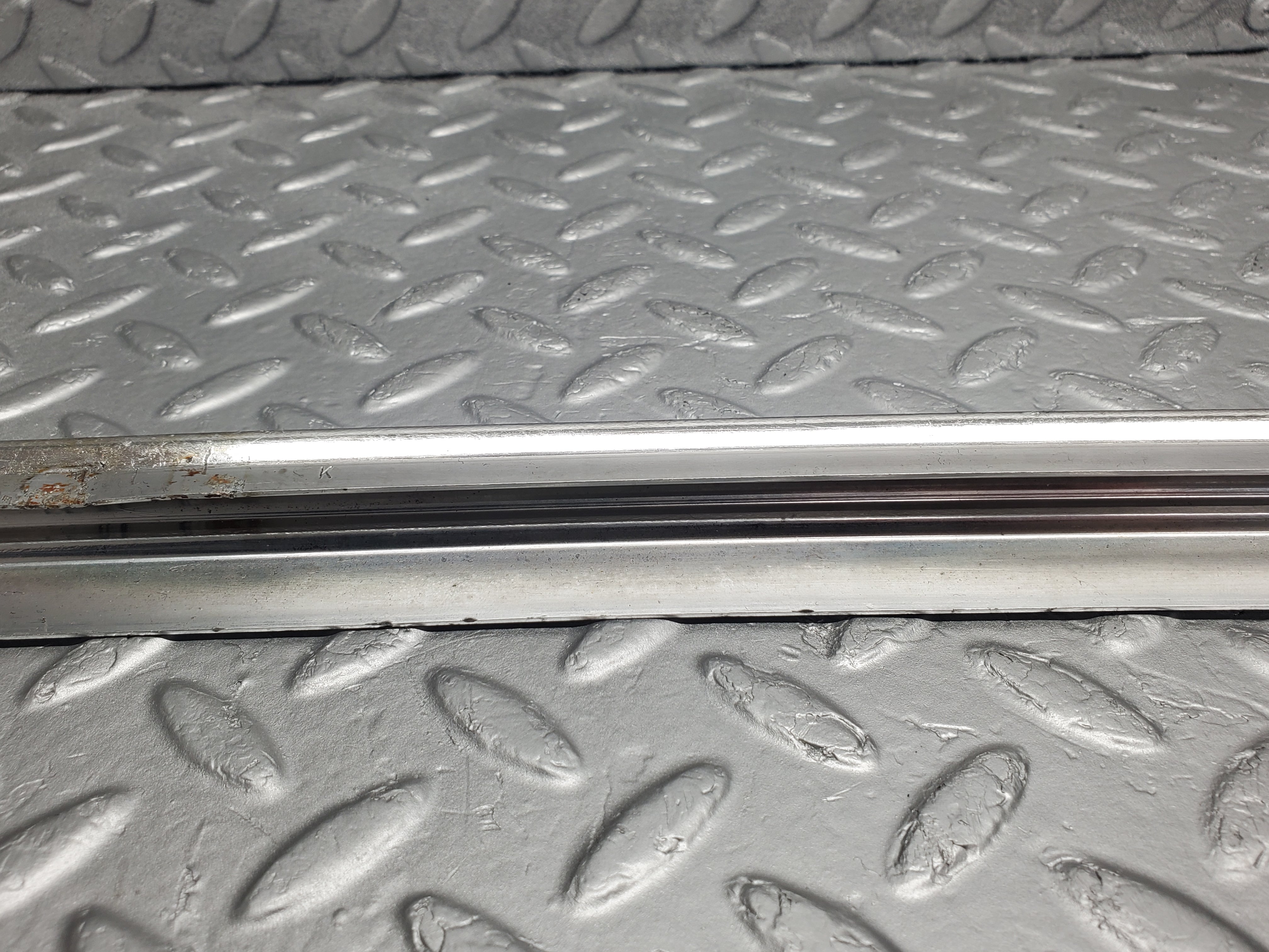 50756 Mercedes-Benz W108 280SE 3.5 Front Windscreen Chrome Frame