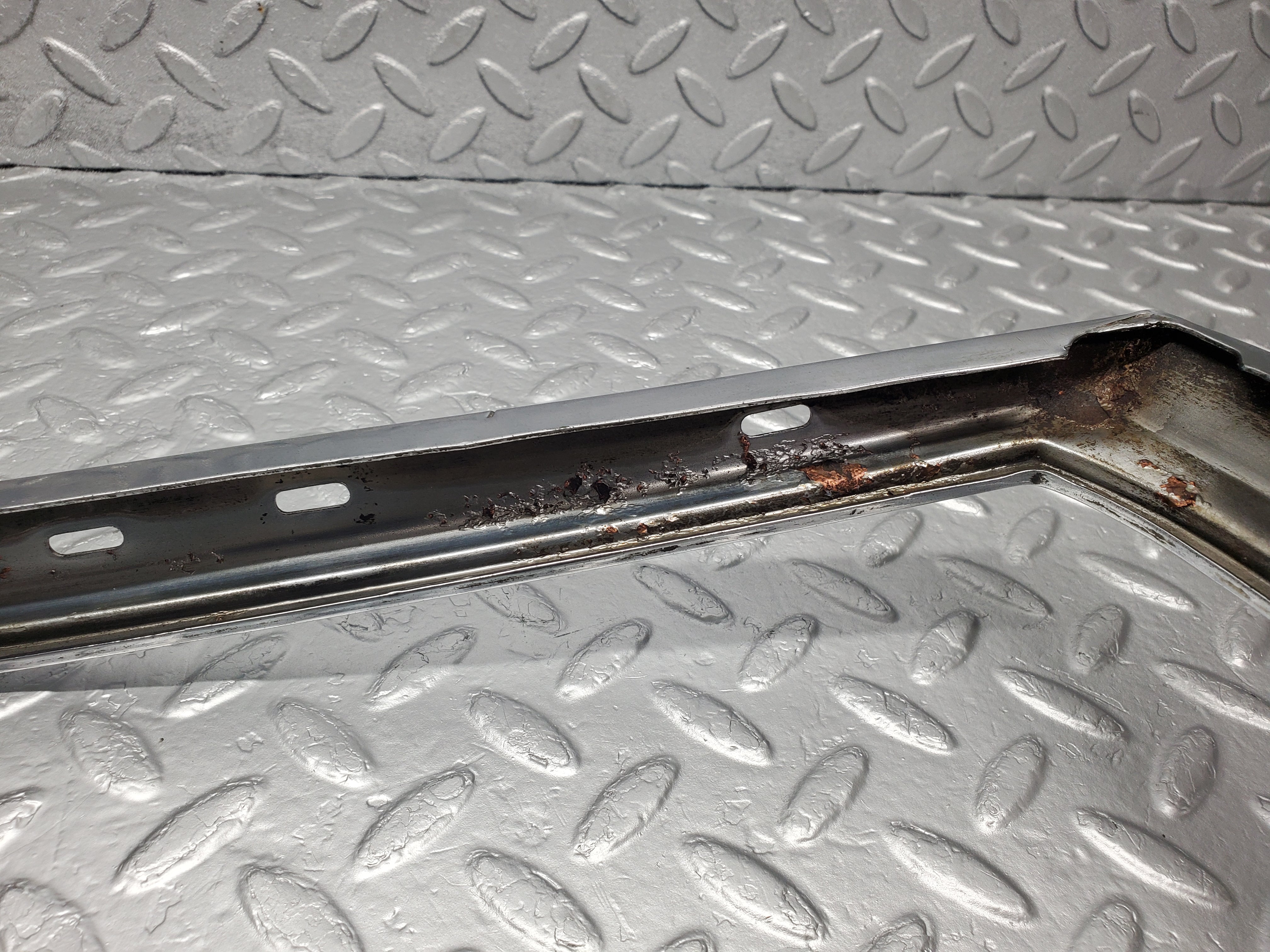 51461 Mercedes-Benz W108 Bonnet Grill Frame Chrome