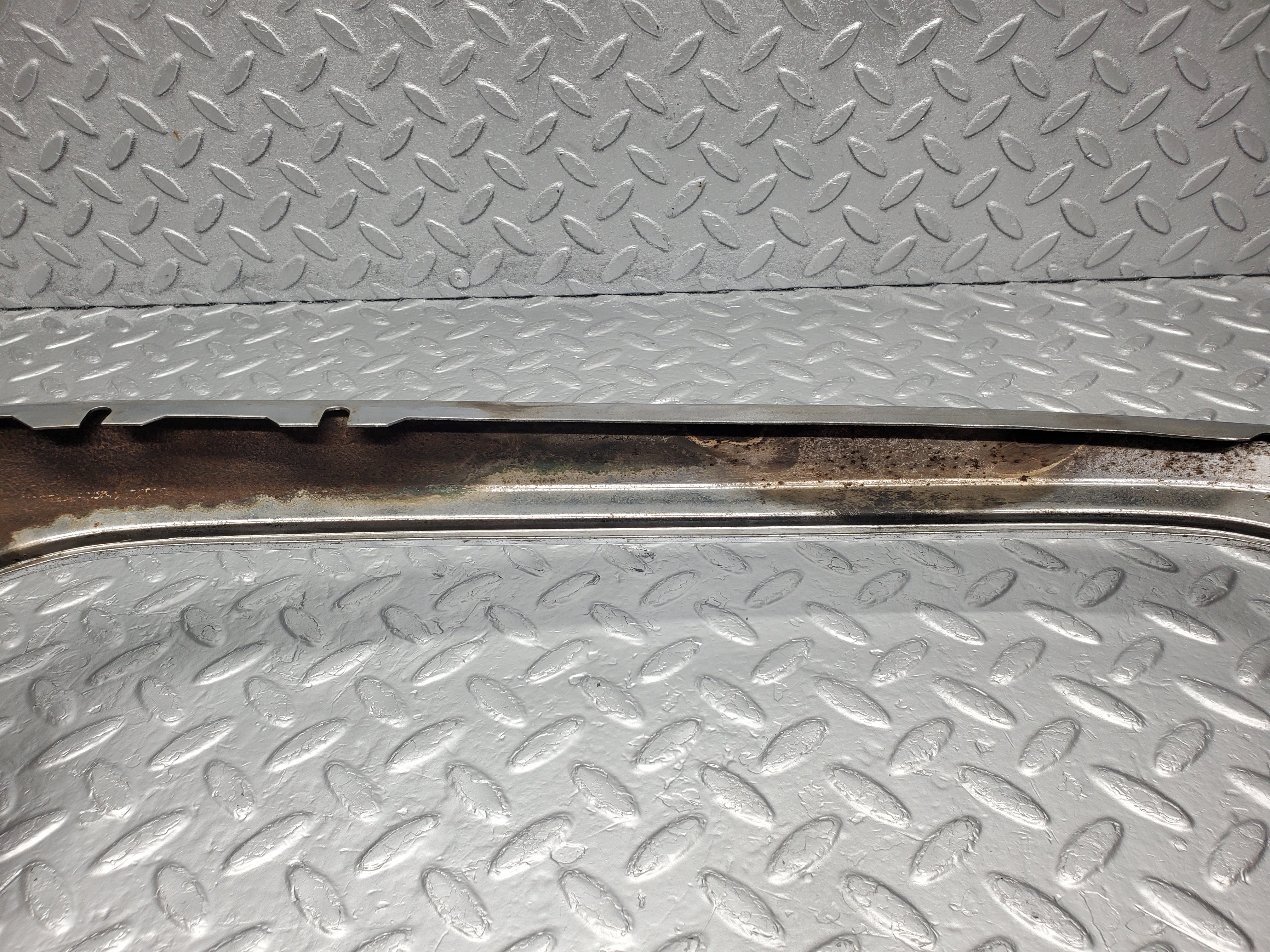 51462 Mercedes-Benz W108 Bonnet Grill Frame Chrome