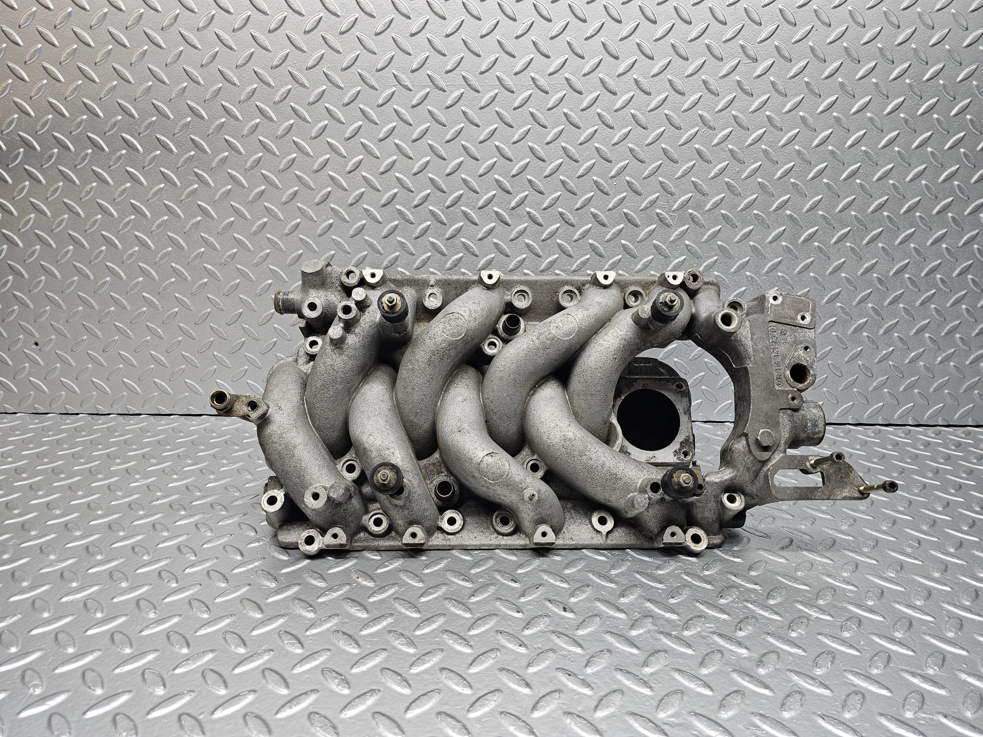 5201 Mercedes-Benz R107 350SL Air Intake Manifold Throttle 1161414301