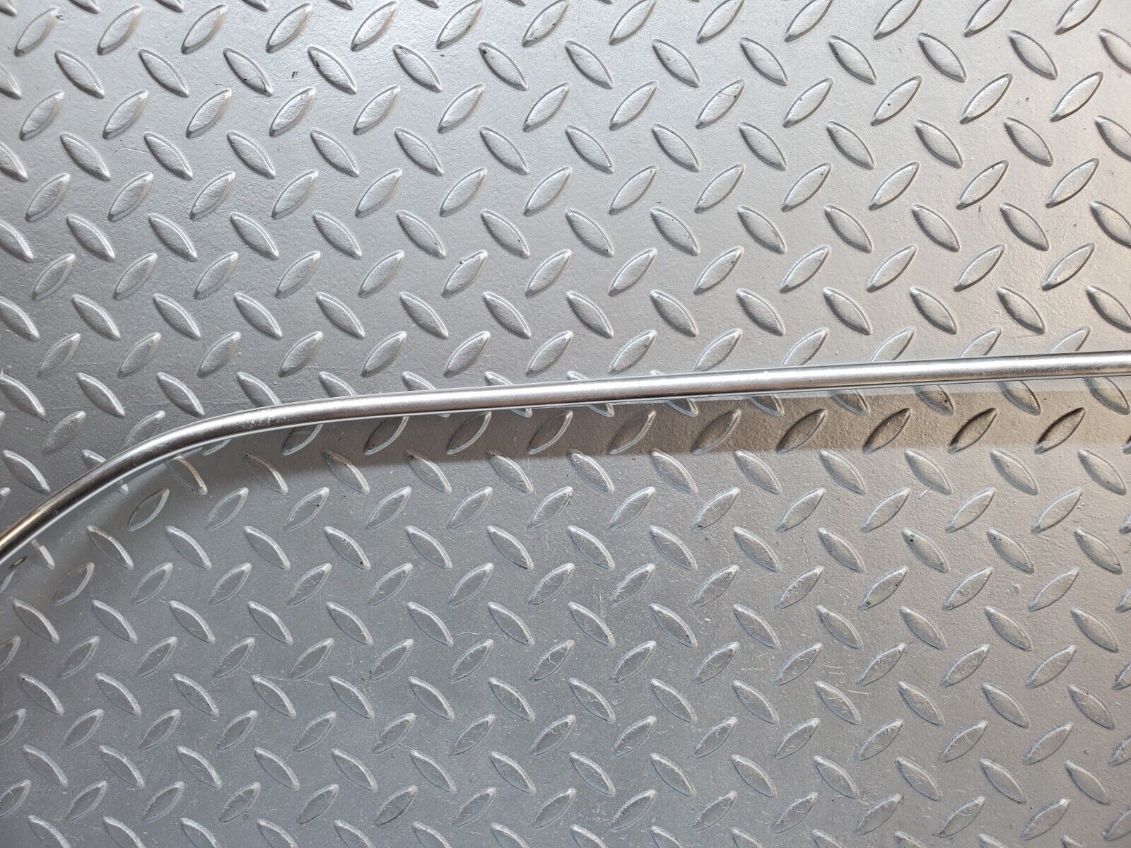 45995 Mercedes-Benz W126 420SE Roof Chrome Trim Right Side