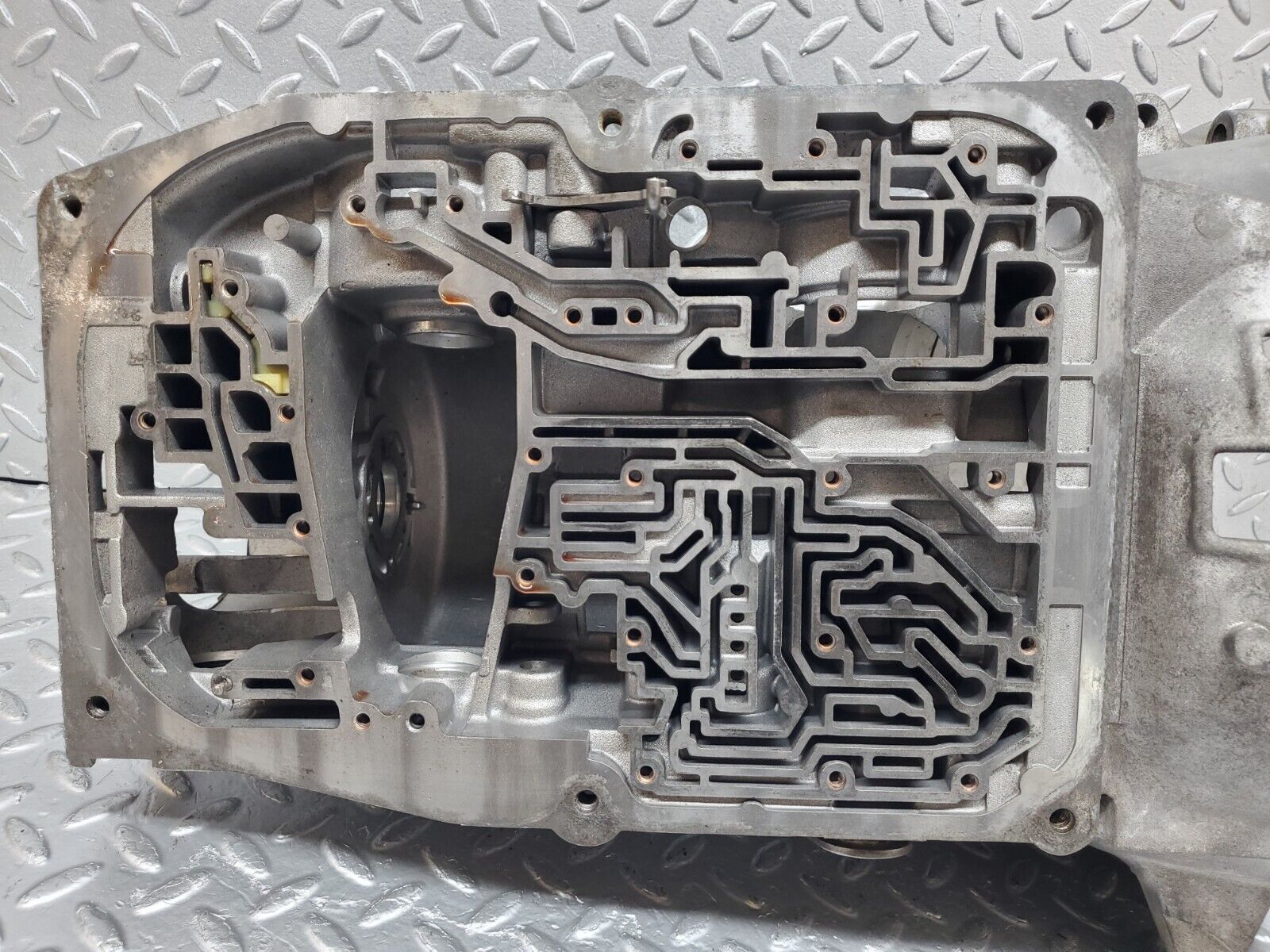 44558 Mercedes-Benz W123 280E Automatic Gearbox Housing 722.309 1262712201