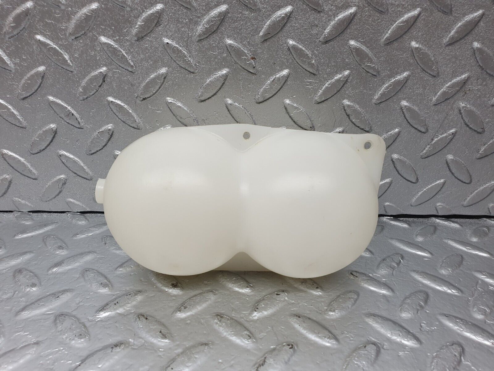 43907 Mercedes-Benz C123 230CE Coupe Vacuum Reservoir