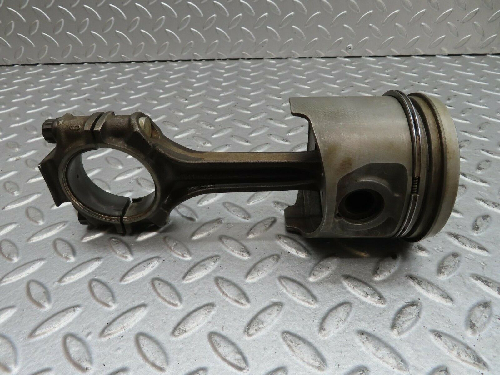 15777 Mercedes-Benz R107 450SL Piston With Connecting Rod 92.00 mm