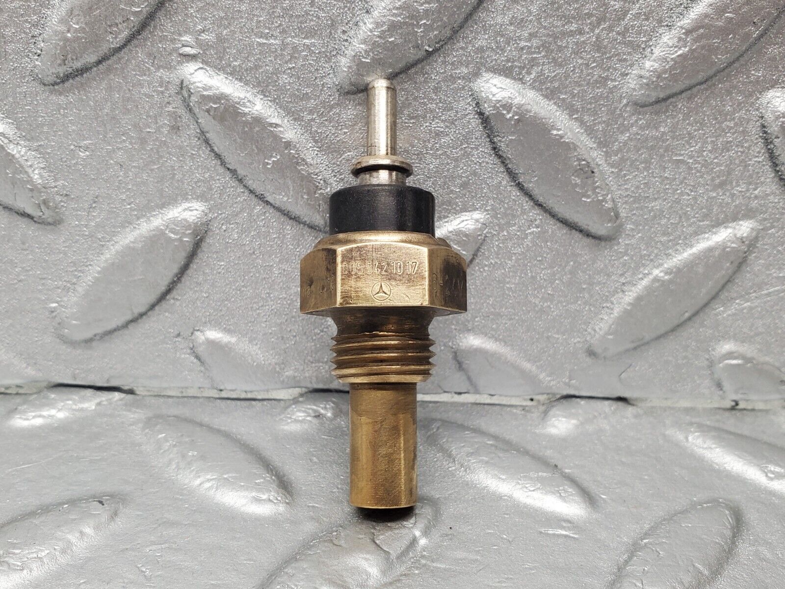 46046 Mercedes-Benz W126 420SE Coolant Temperature Sensor VDO 0055421017