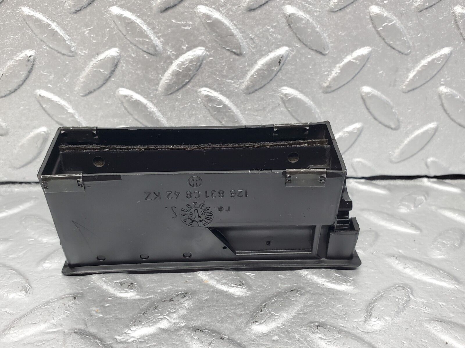 45962 Mercedes-Benz W126 420SE Dashboard Air Vent Right Side 1268310842