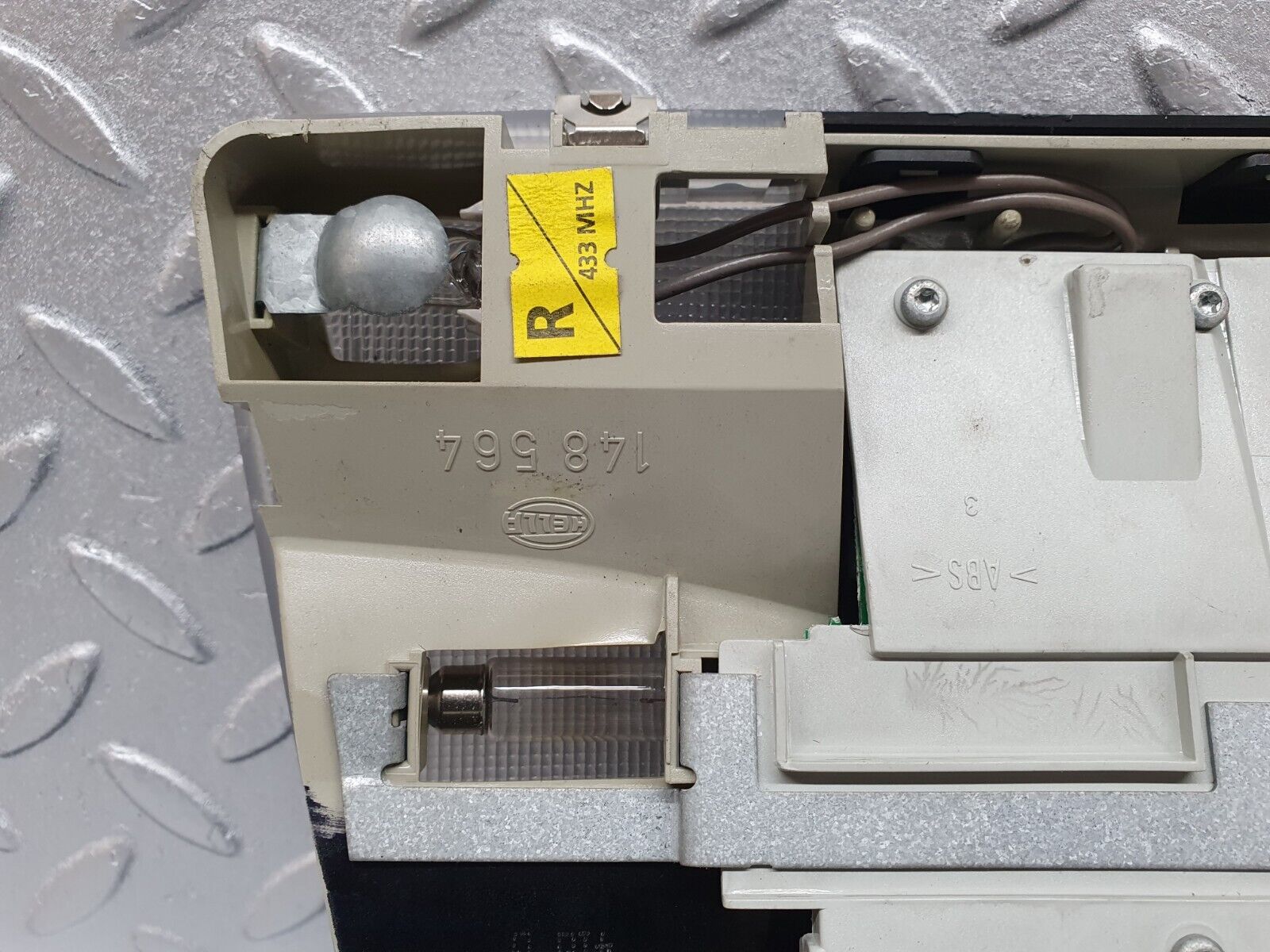 41906 Mercedes-Benz W202 C200 Interior Dome Light Hella 208820 148564 1408300008