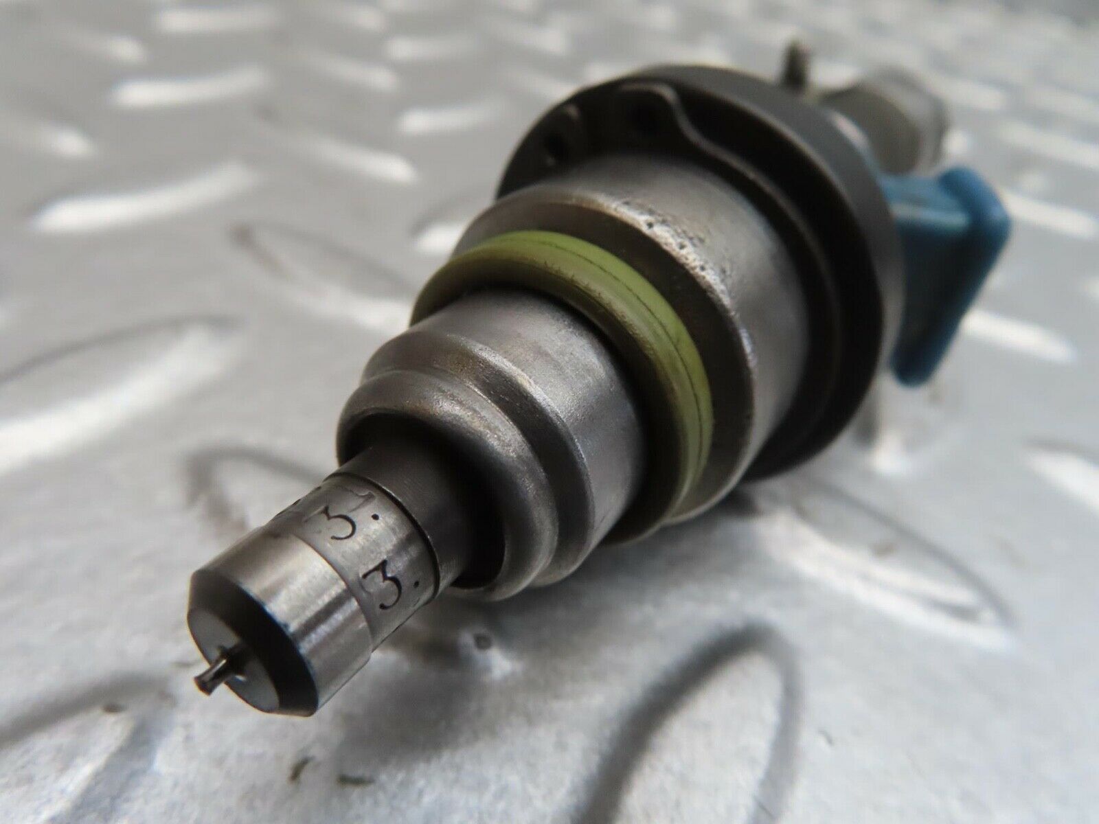 13753 Mercedes-Benz R107 450SL  Fuel Injector Bosch 0280150036