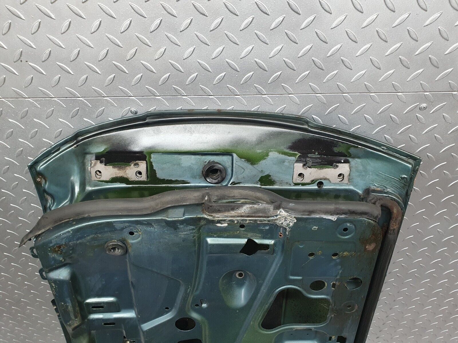 44056 Mercedes-Benz C123 230CE Coupe Left Door