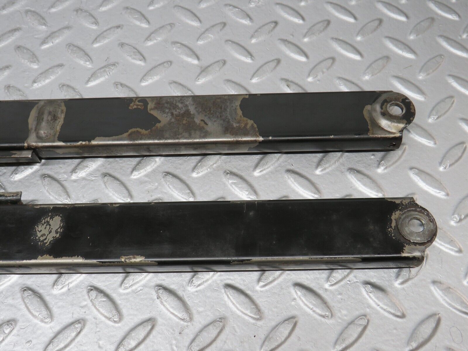 35627 Mercedes-Benz R107 280SL Front Seat Rail Pair 1079104127 1079104327