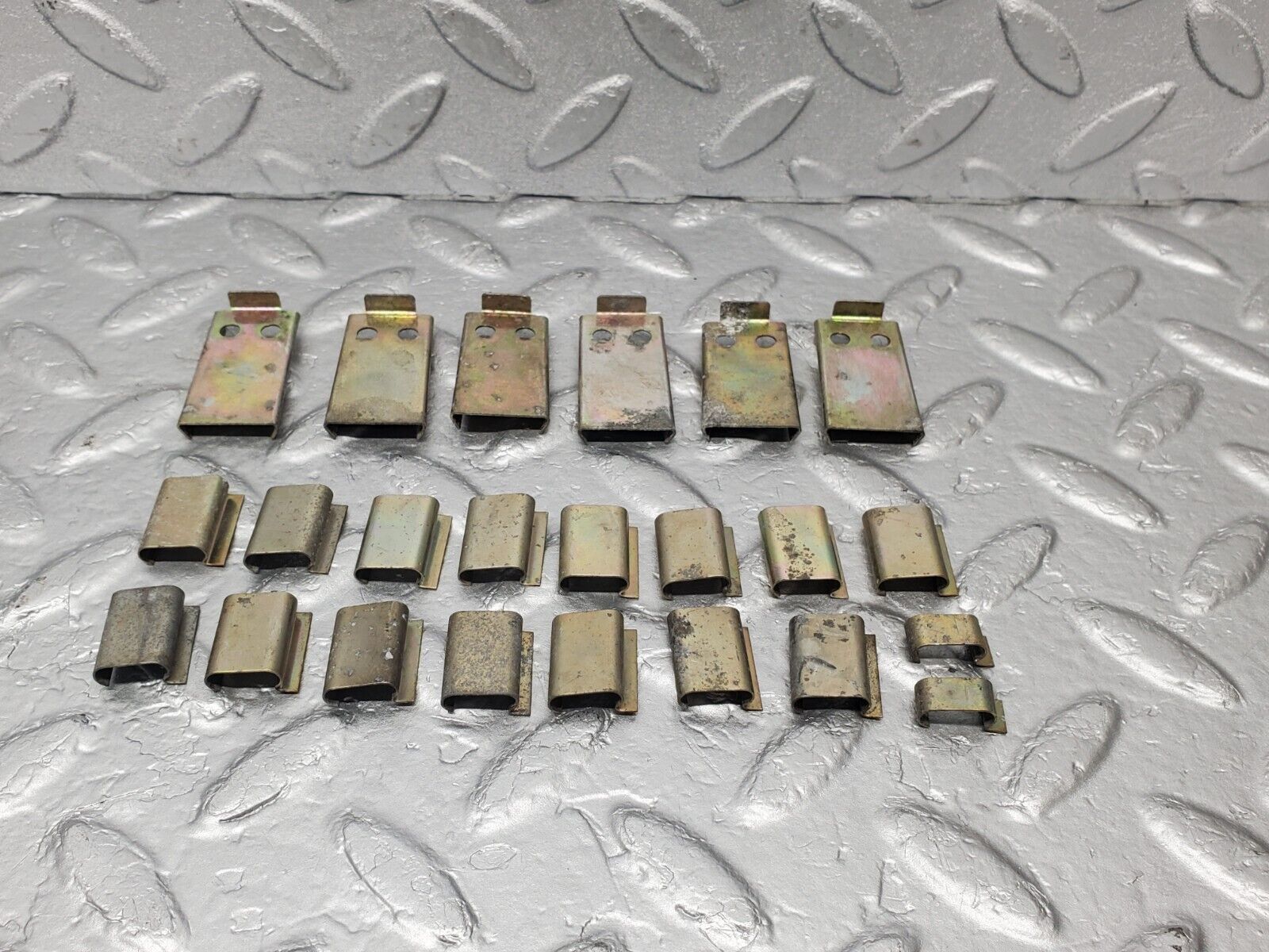 46080 Mercedes-Benz S123 200T Wagon Heater Box Blower Housing Clips