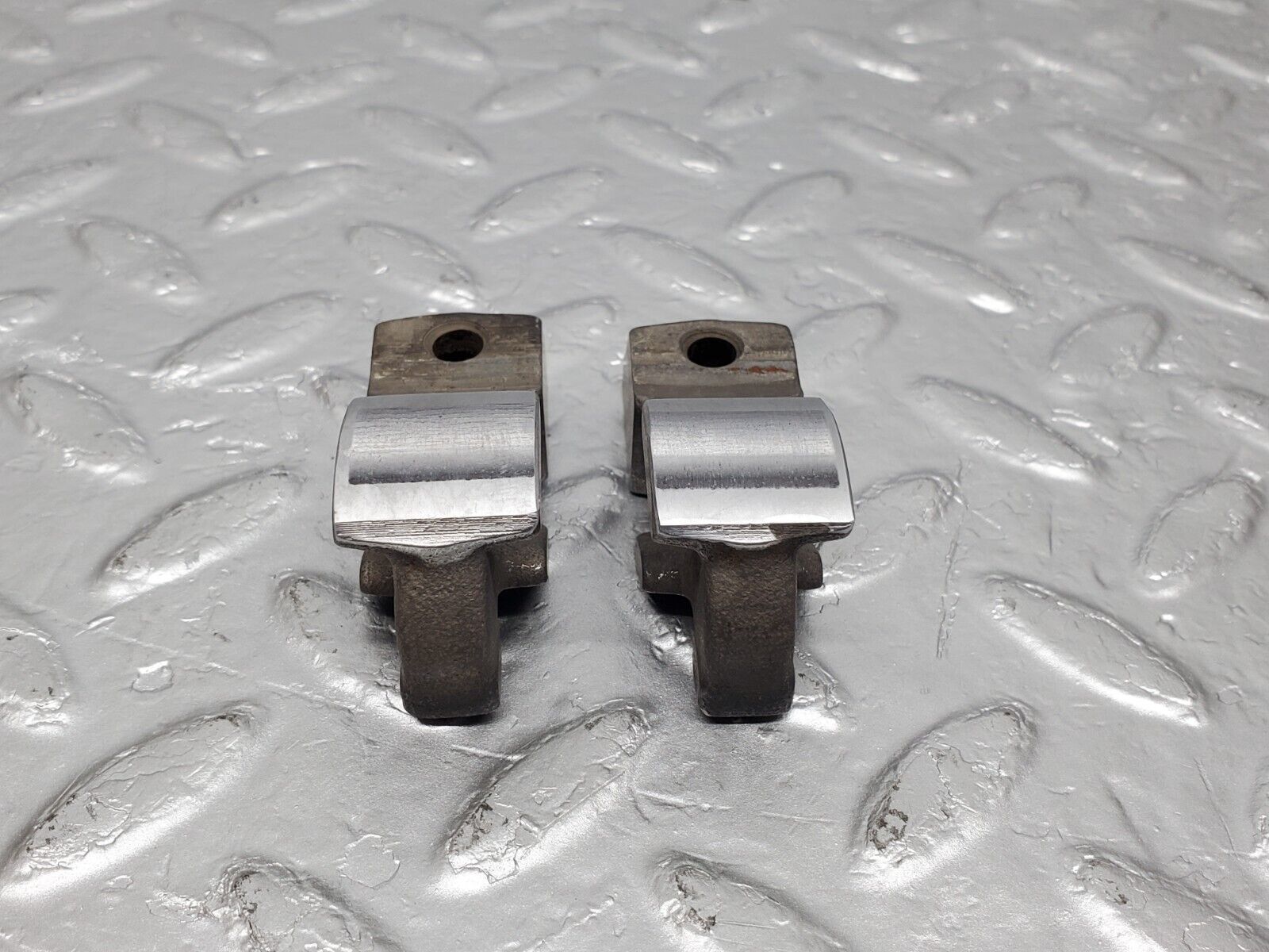 45481 Mercedes-Benz 280E M110.988 Valve Rocker Arm With Retaining Spring