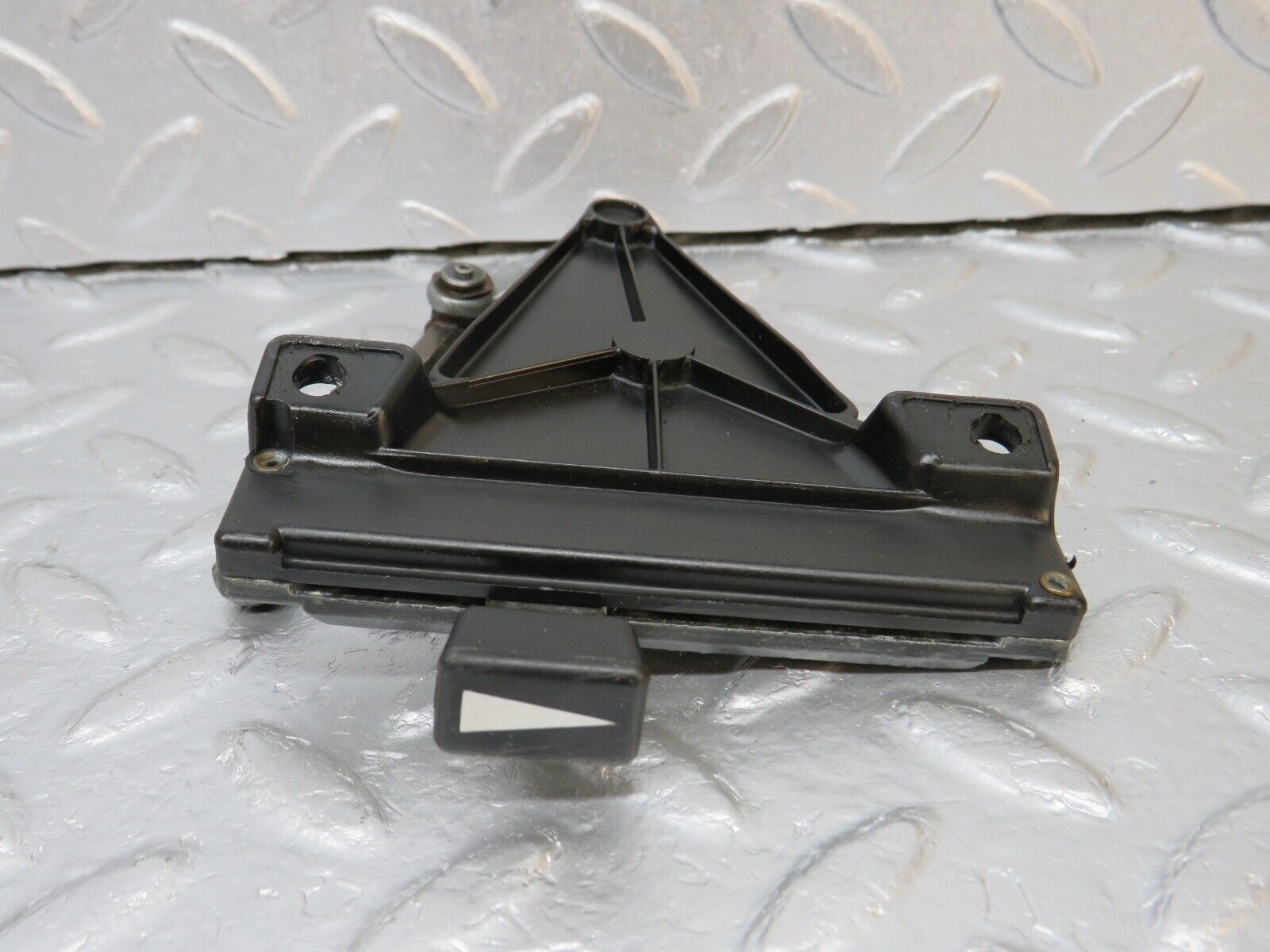 39834 Mercedes-Benz R107 350SL Air Vent Control Lever Centre