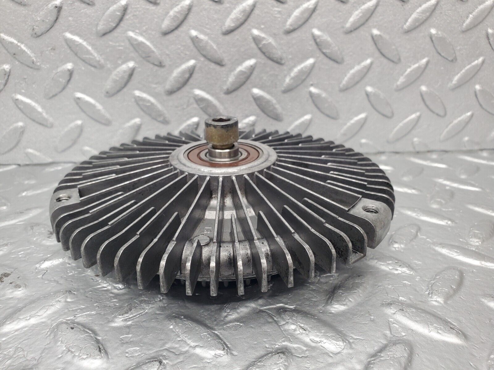 46166 Mercedes-Benz W124 280E Fan Clutch 1032000422