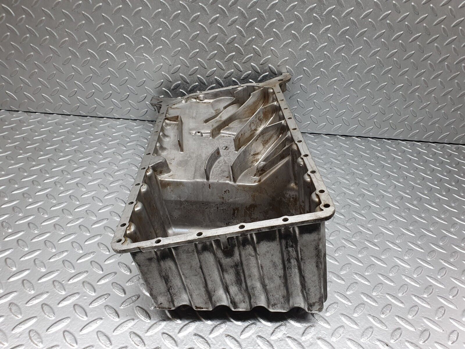 43074 Mercedes-Benz W123 Oil Pan Oil Sump 1020141702