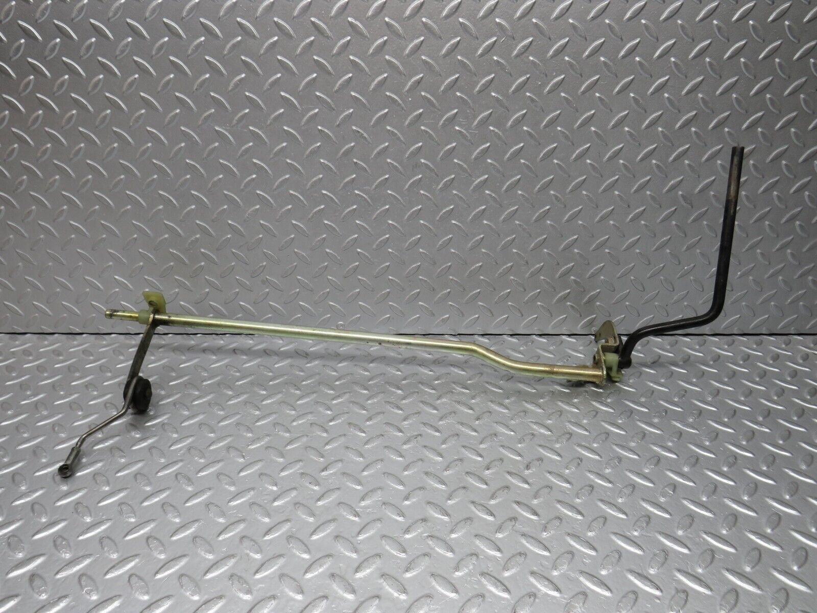 39215 Mercedes-Benz R107 500SL Accelerator Pedal Linkage