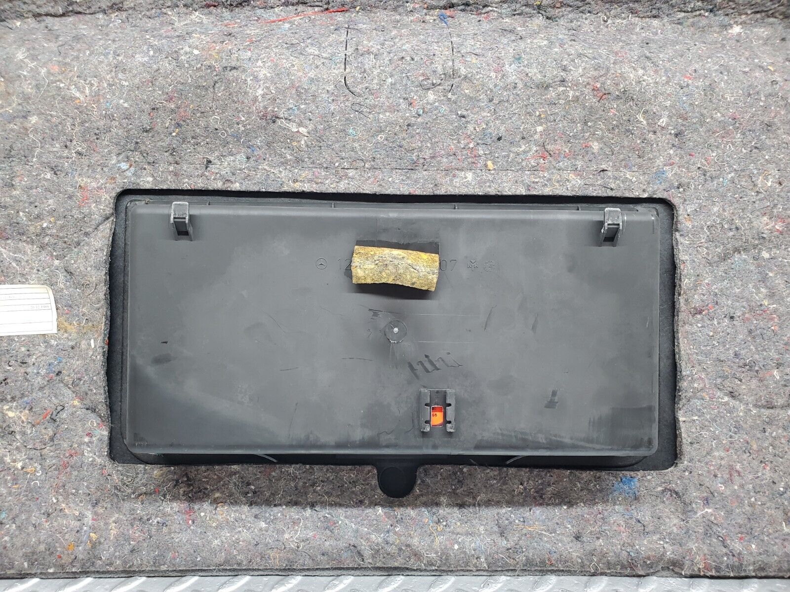 44696 Mercedes-Benz W124 220E Parcel Shelf With Speakers Grey 1246900249