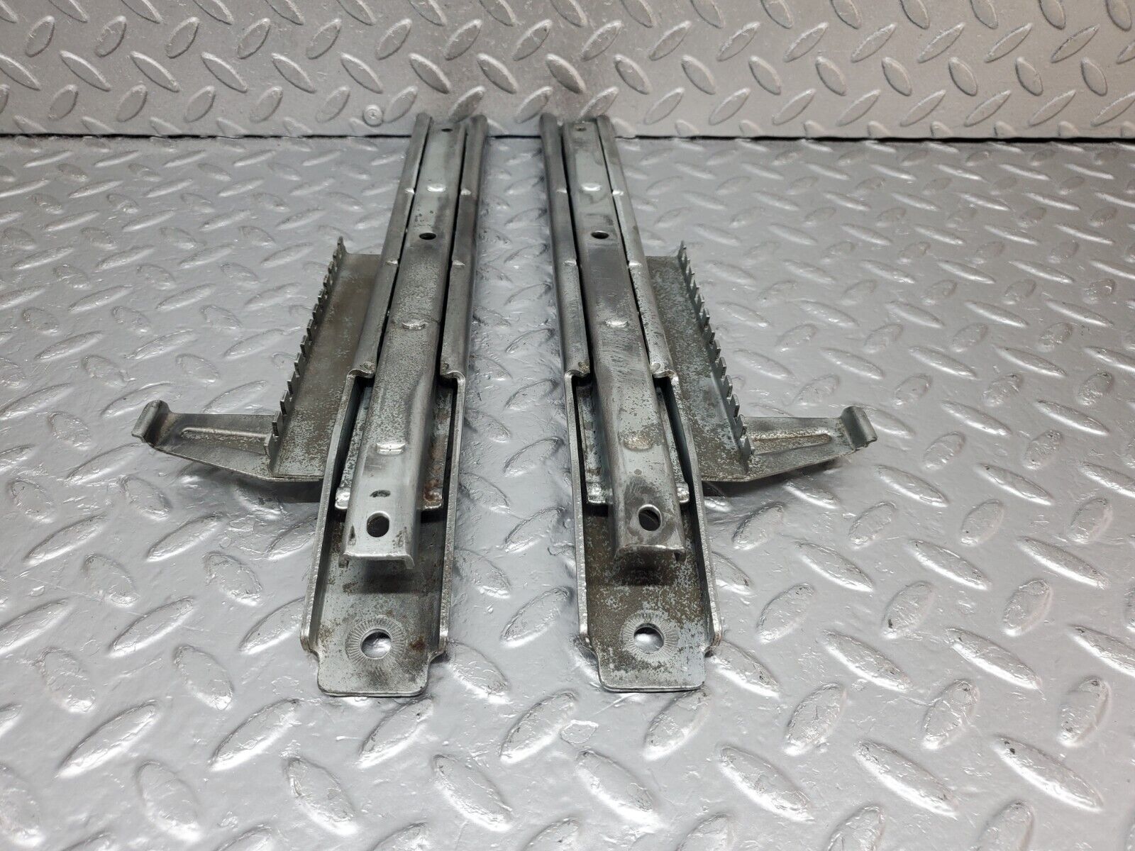 44533 Mercedes-Benz W123 280E Front Right Seat Rail Pair