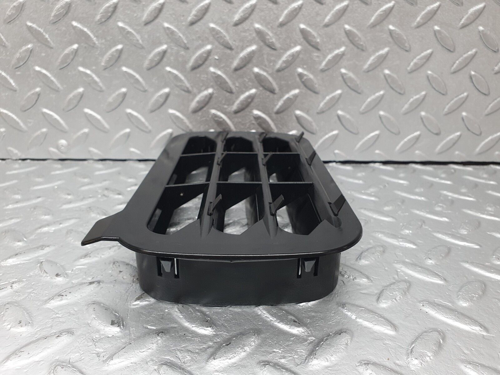 41604 Mercedes-Benz W124 200E Air Intake Vent 1248370230 1248370142