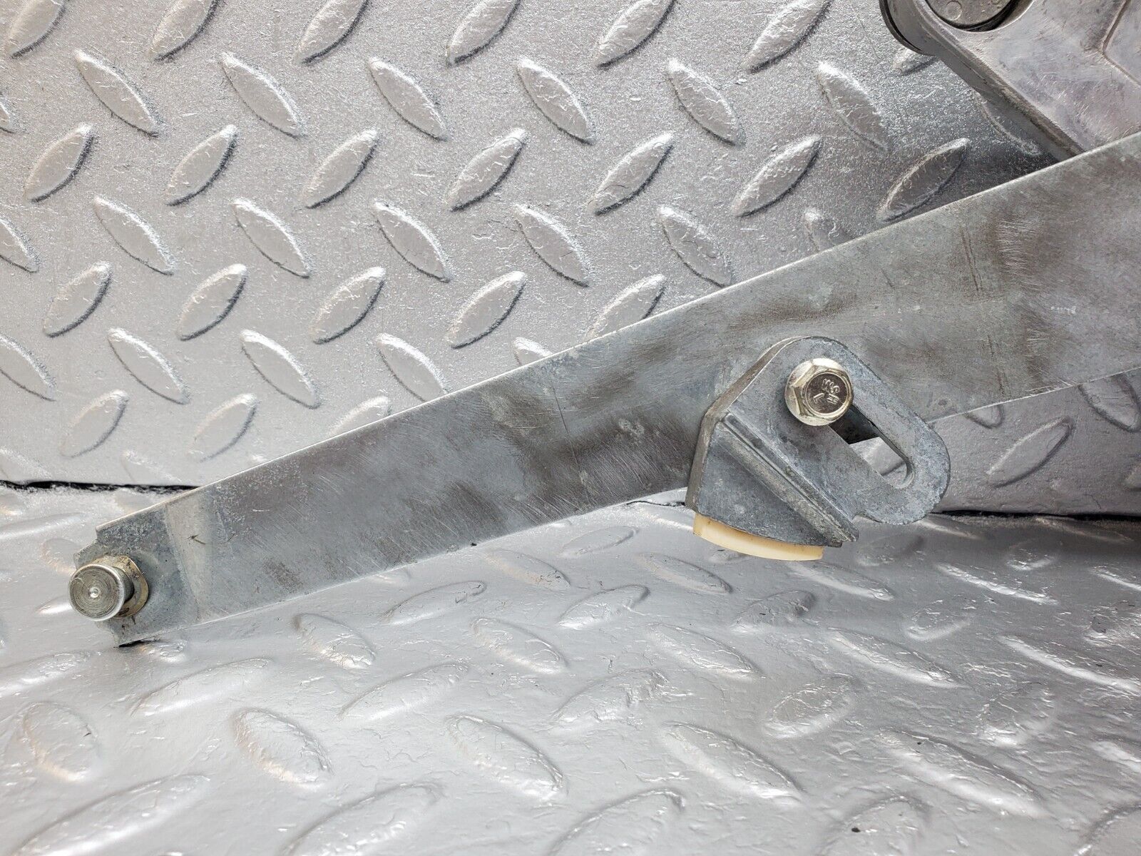 45711 Mercedes-Benz W126 420SE Rear Left Power Window Regulator 1267350111