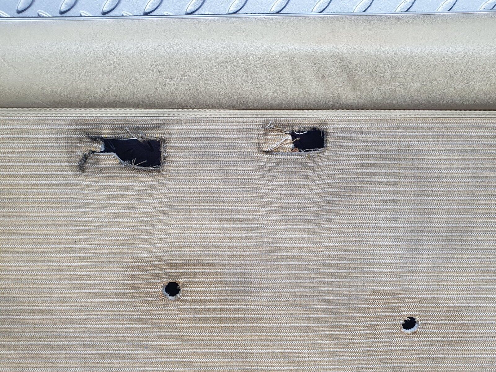 44049 Mercedes-Benz C123 230CE Coupe Right Door Card Beige