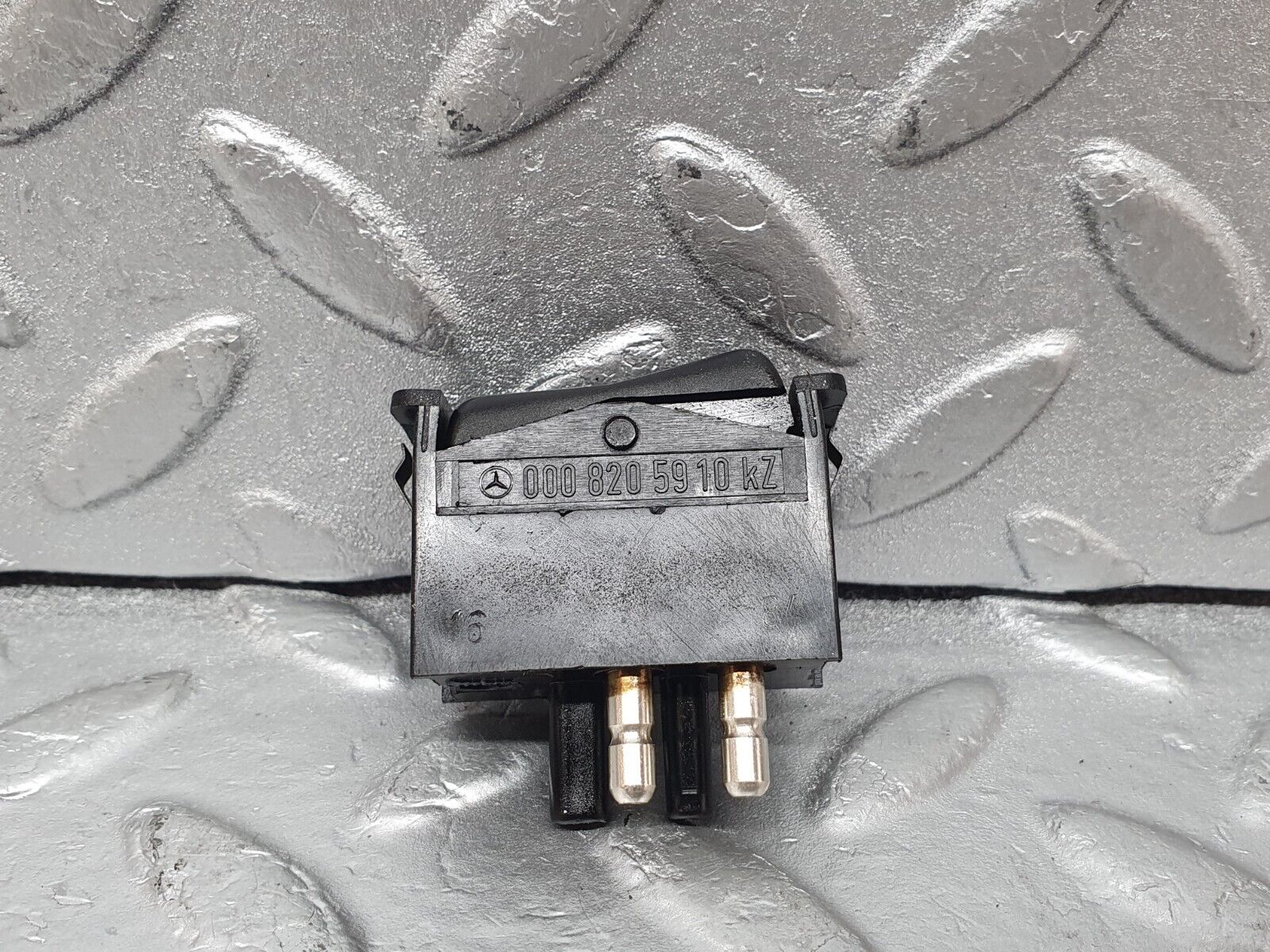 44175 Mercedes-Benz C123 230CE Coupe Interior Light Switch 0008205910