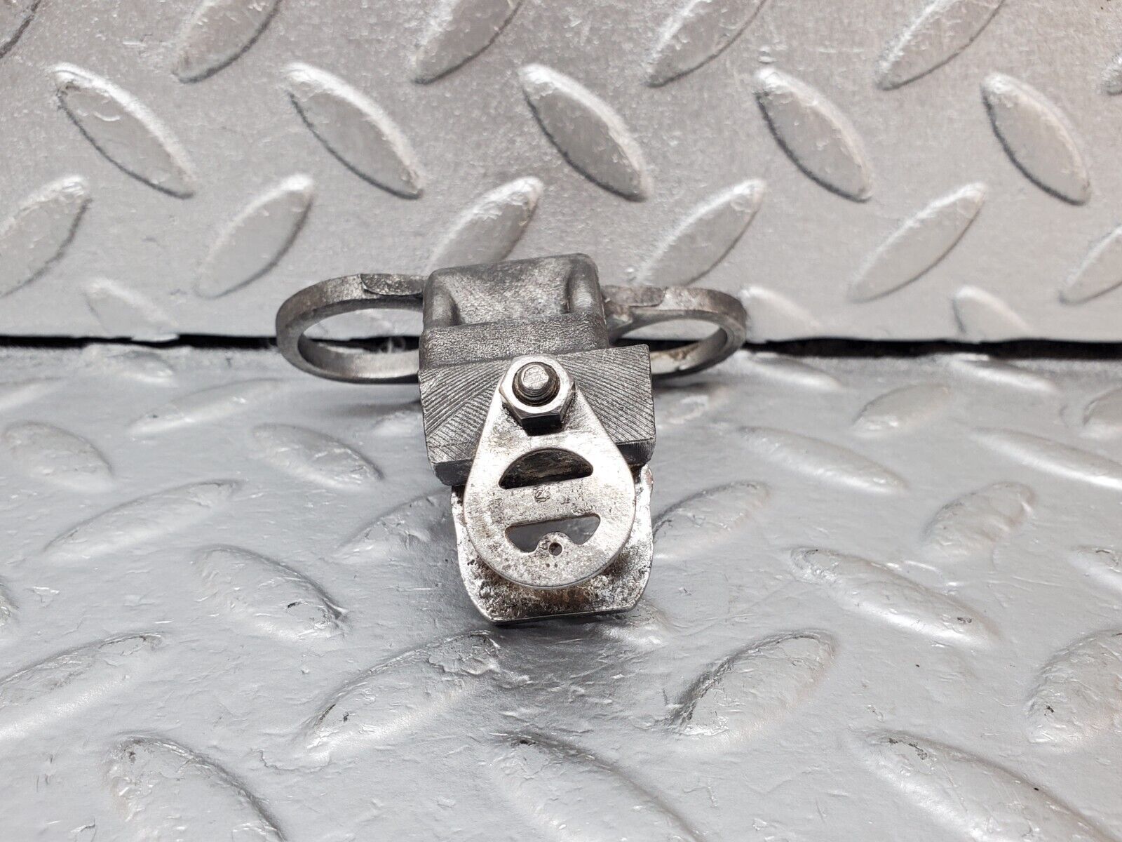 44538 Mercedes-Benz W123 280E Crankshaft Sensor Holder Bracket 1101530440